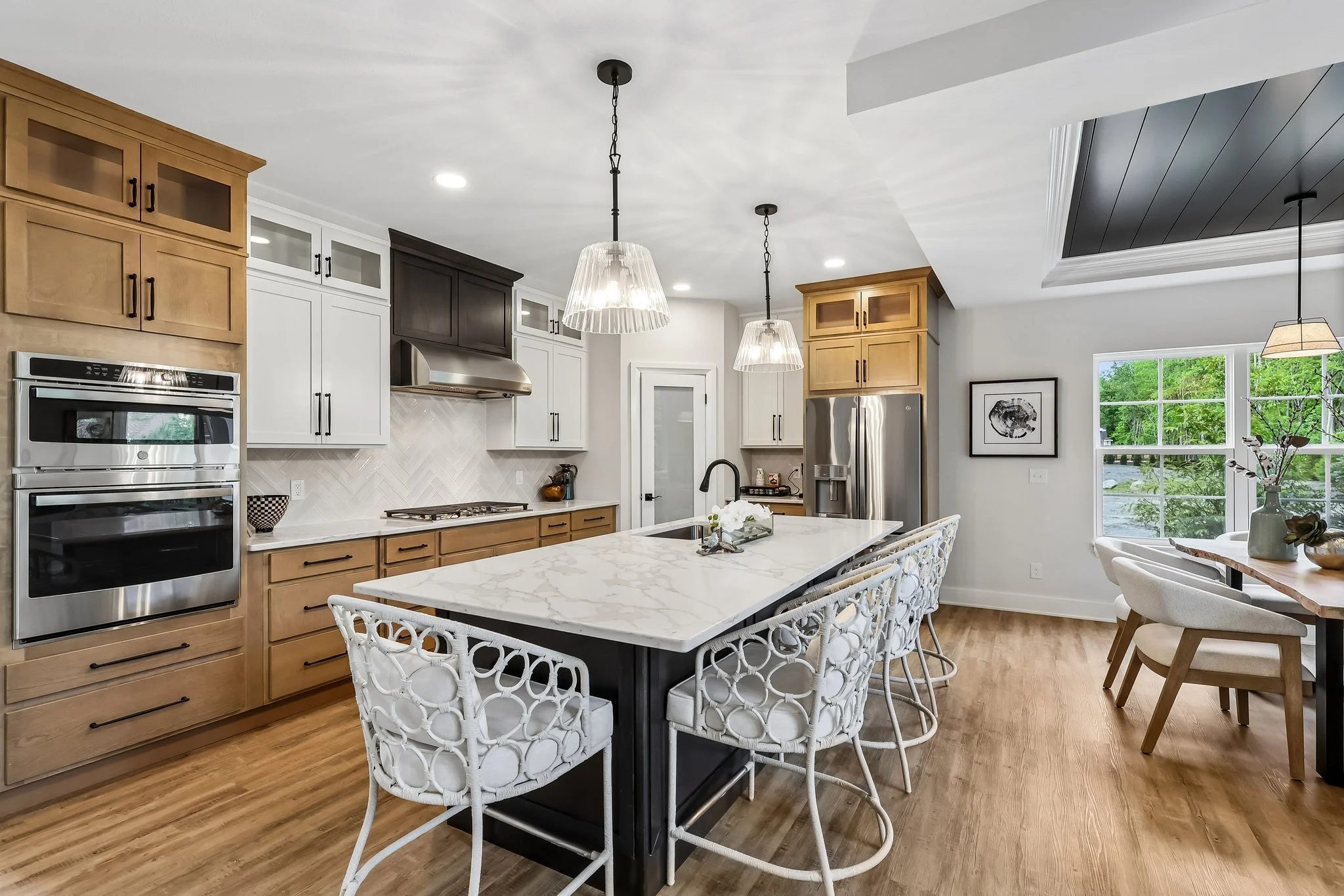 6. Kitchen 1.jpg