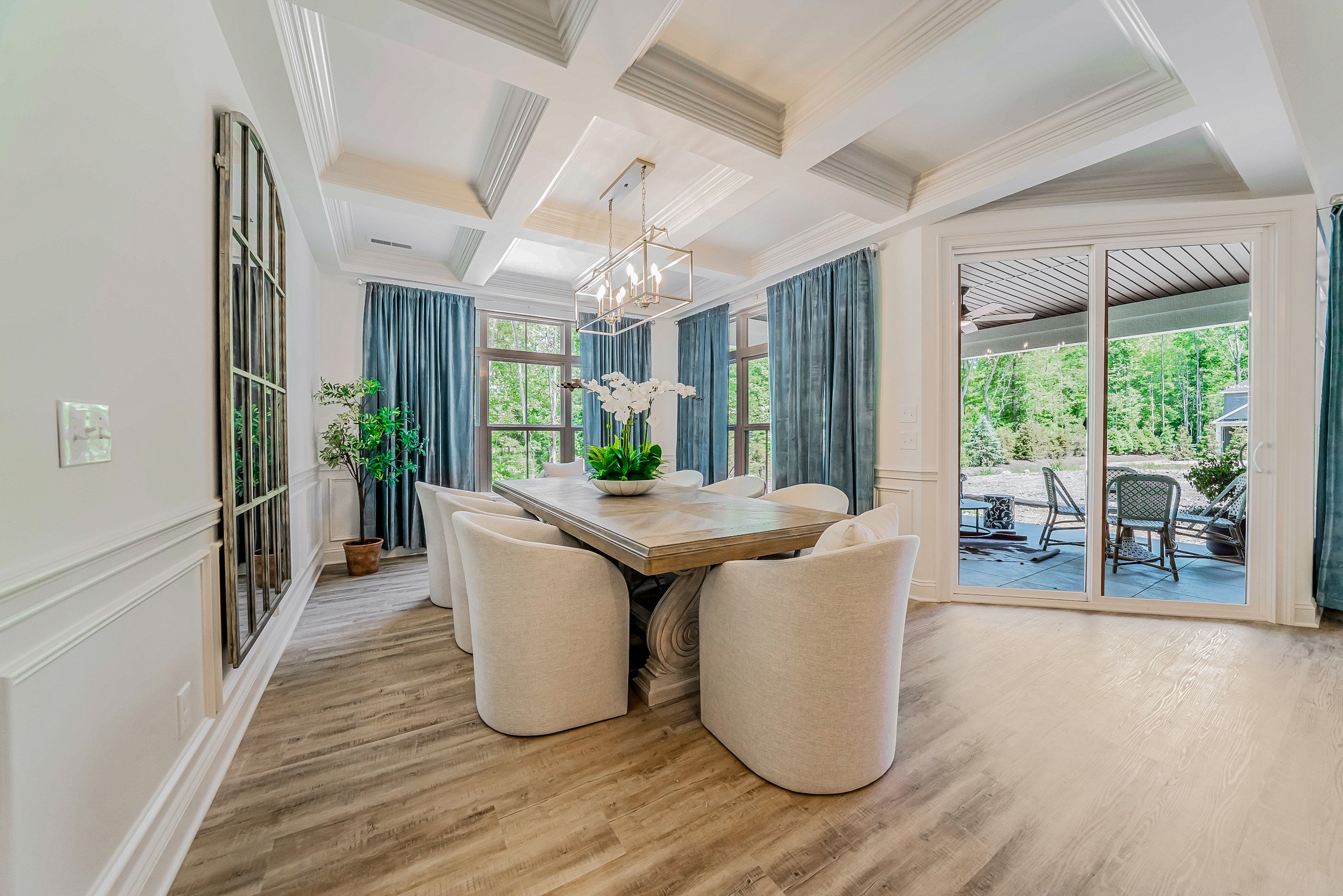 6. Dining Room.jpg