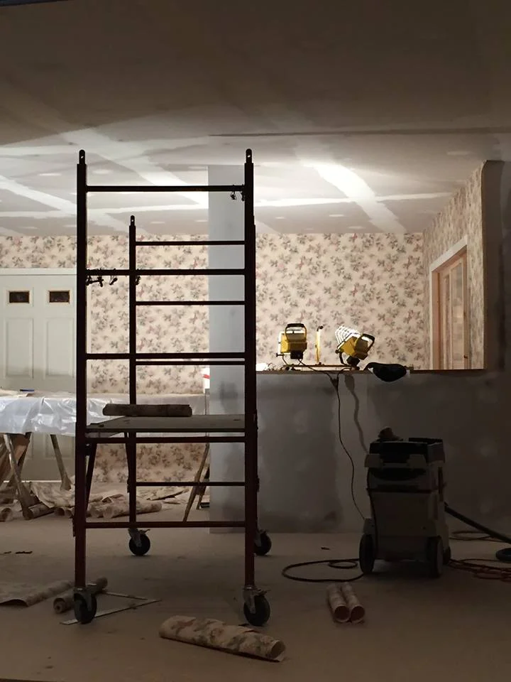 HIR, SET DESIGN