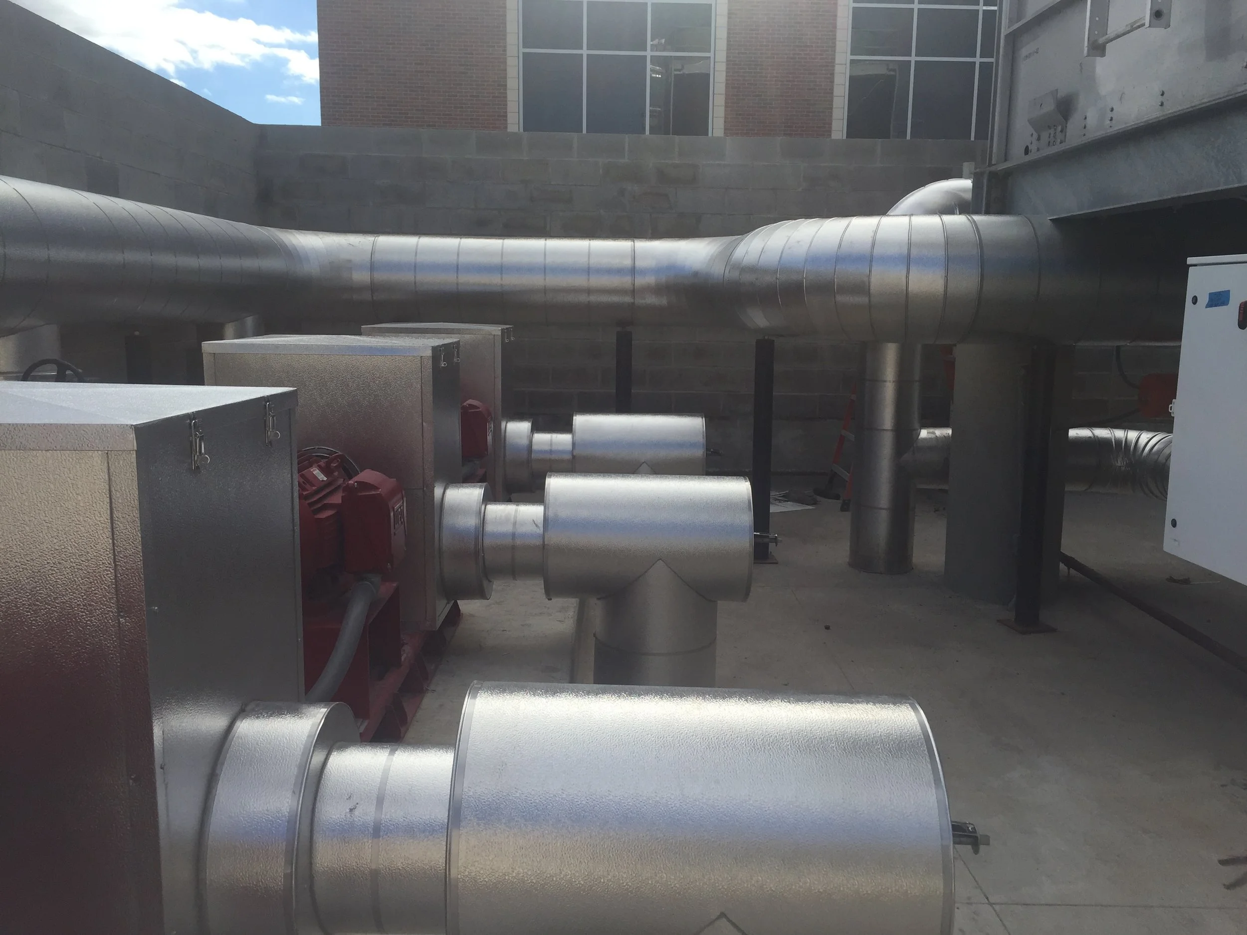 Outdoor condenser water pumps