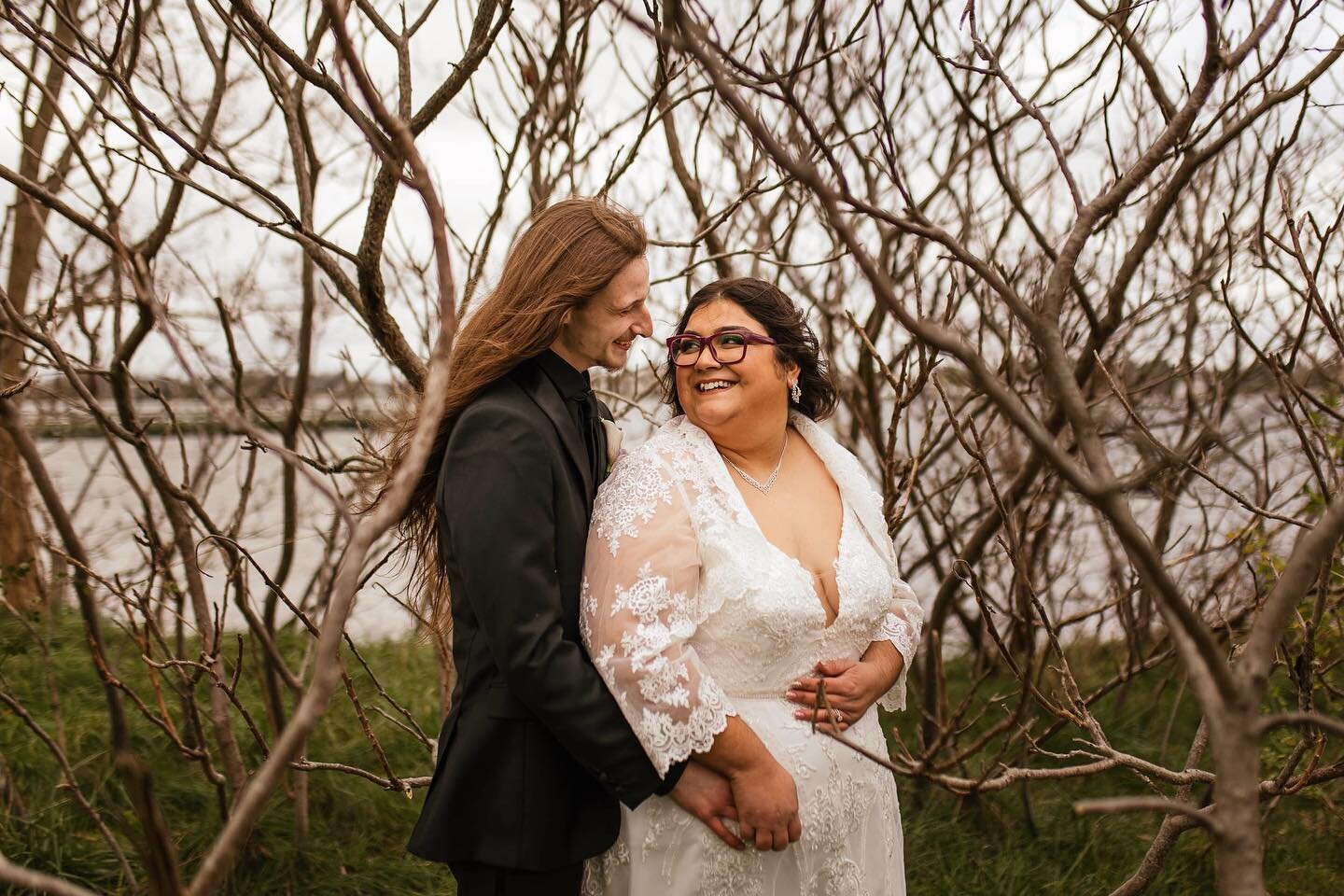 Nothing could wipe the smiles off of Kelsey and Danny&rsquo;s faces last weekend! These two had a wonderfully intimate wedding at @boathousetiverton, and I love seeing how the scenery changes every season there with each of my couples. As my last wed