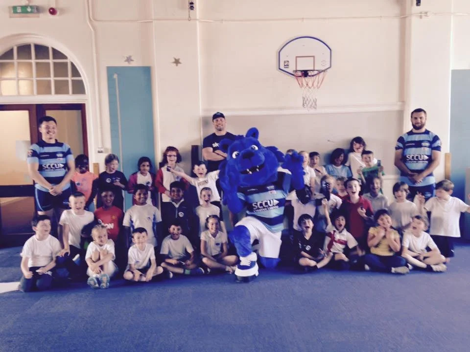 Coventry Bears Community Team with Pupils of Hearsall Primary School