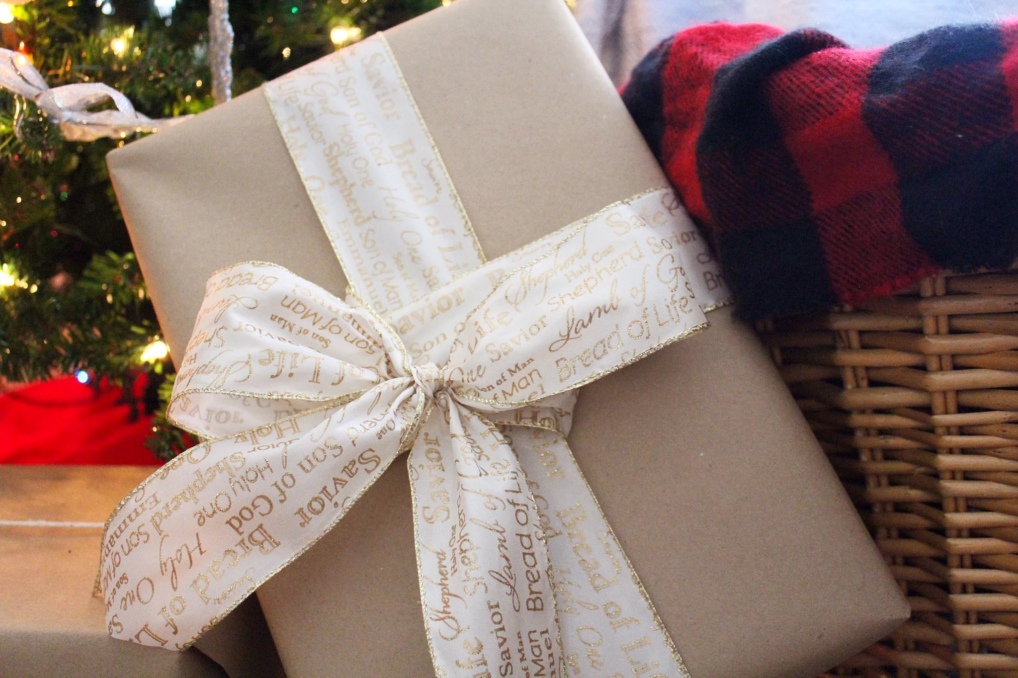big-bow-christmas-wrap.jpg