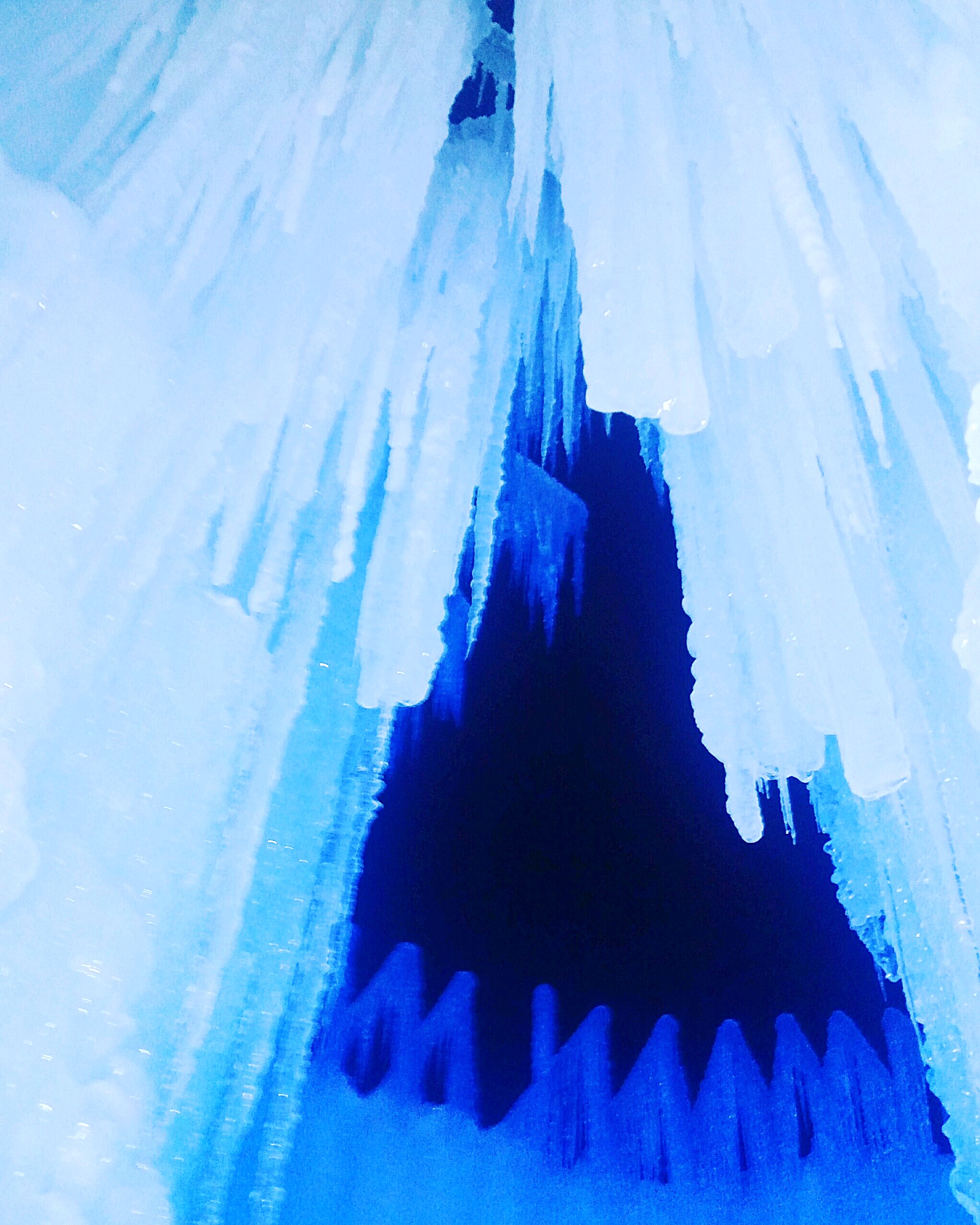 ice formations ice castle.jpg