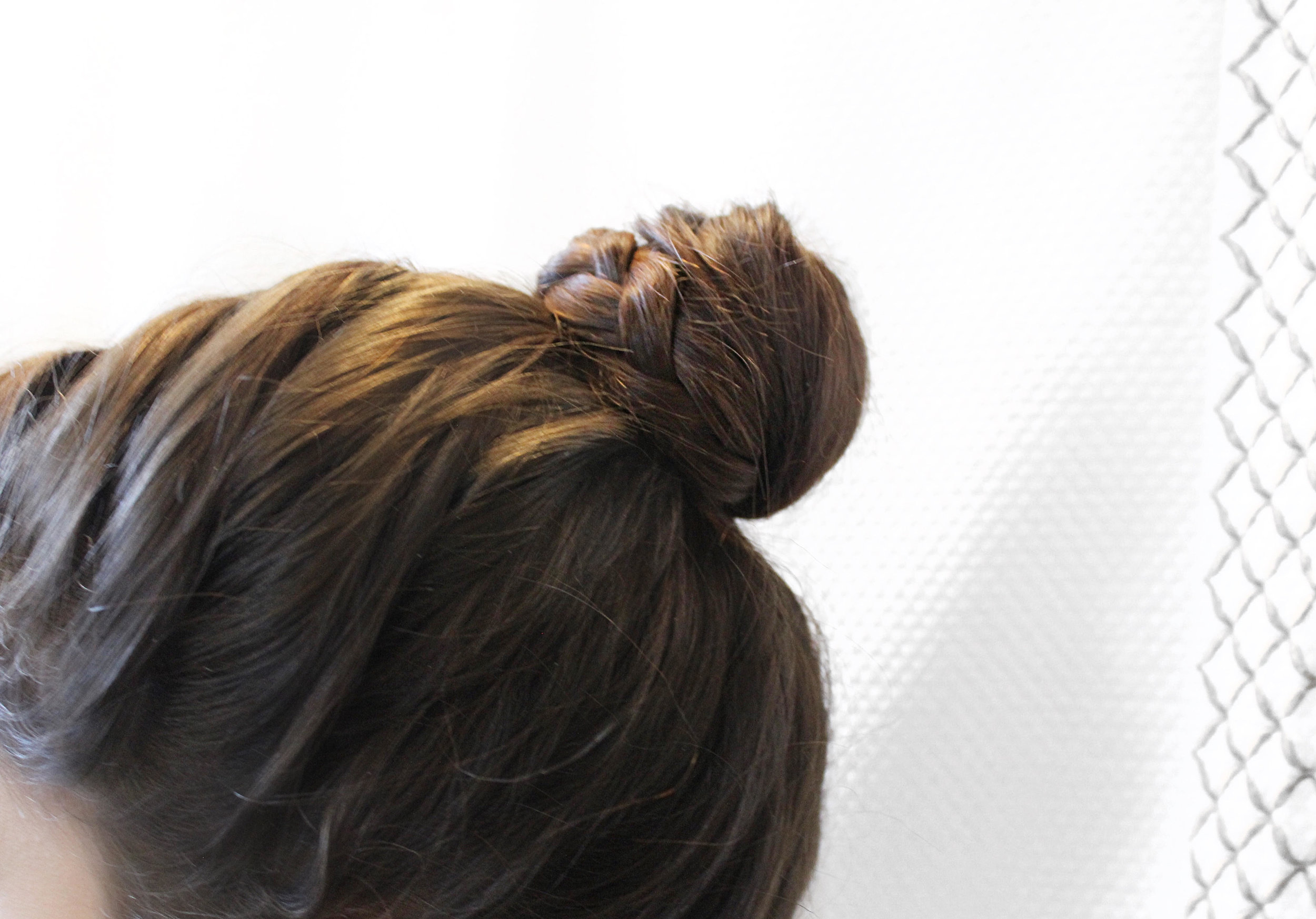 5 Ways to Do a Quick and Easy Hair Bun