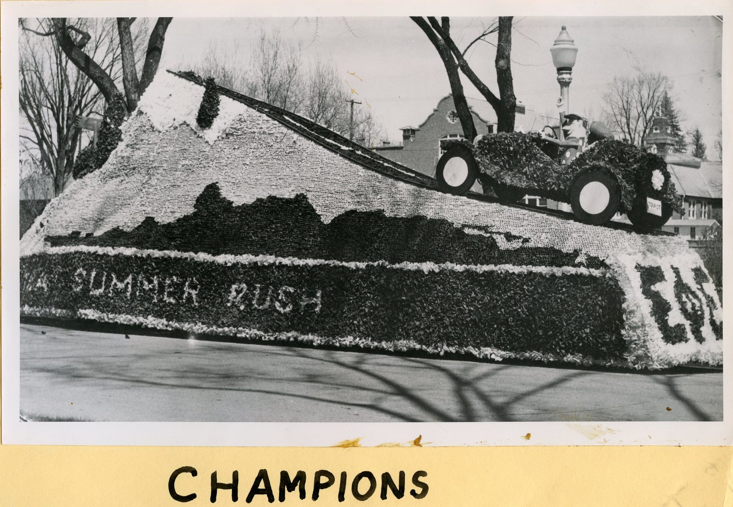 1960 Homecoming Float Champions