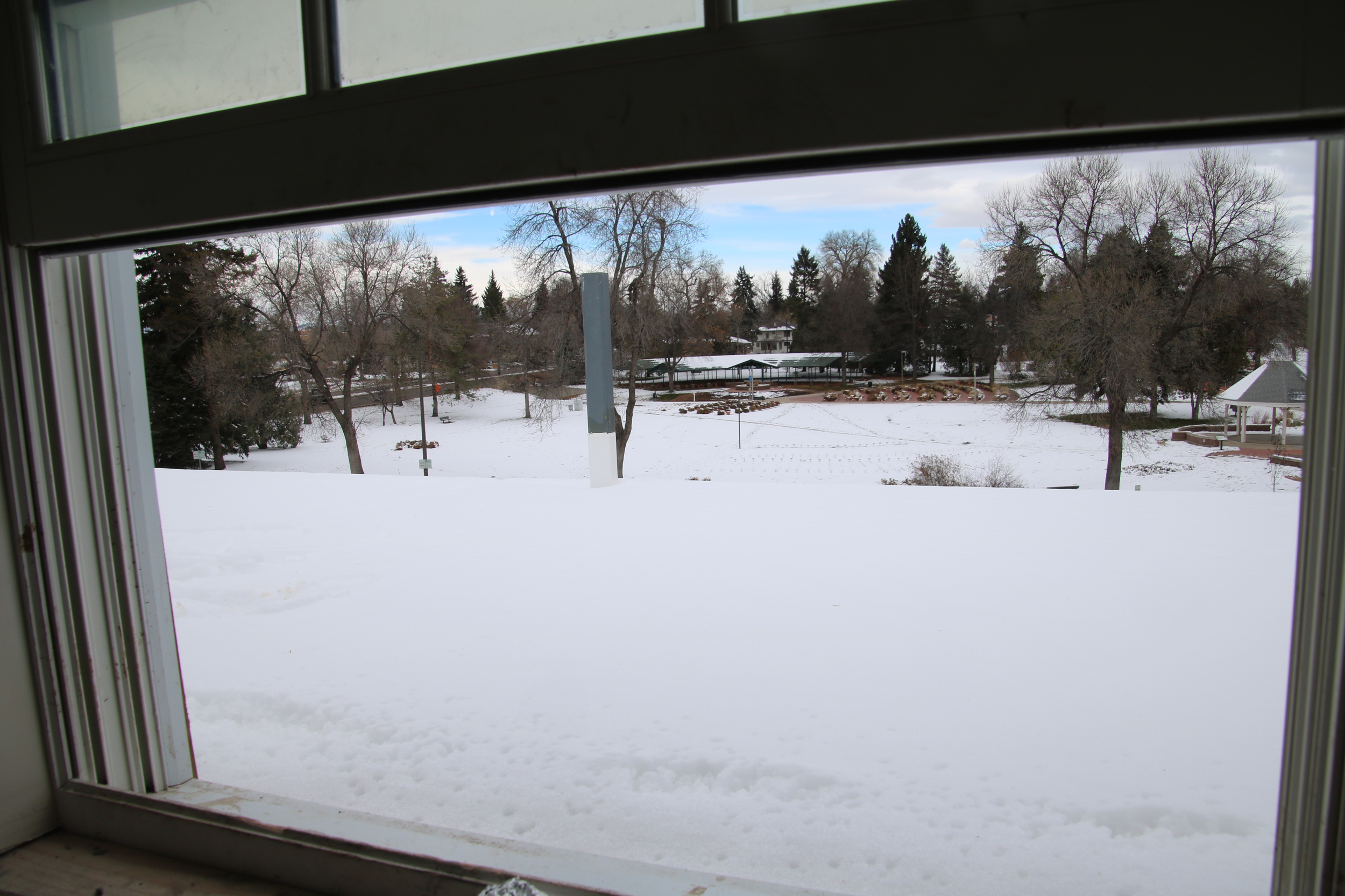 2015-11-30 snow on new portico TPO roof.JPG