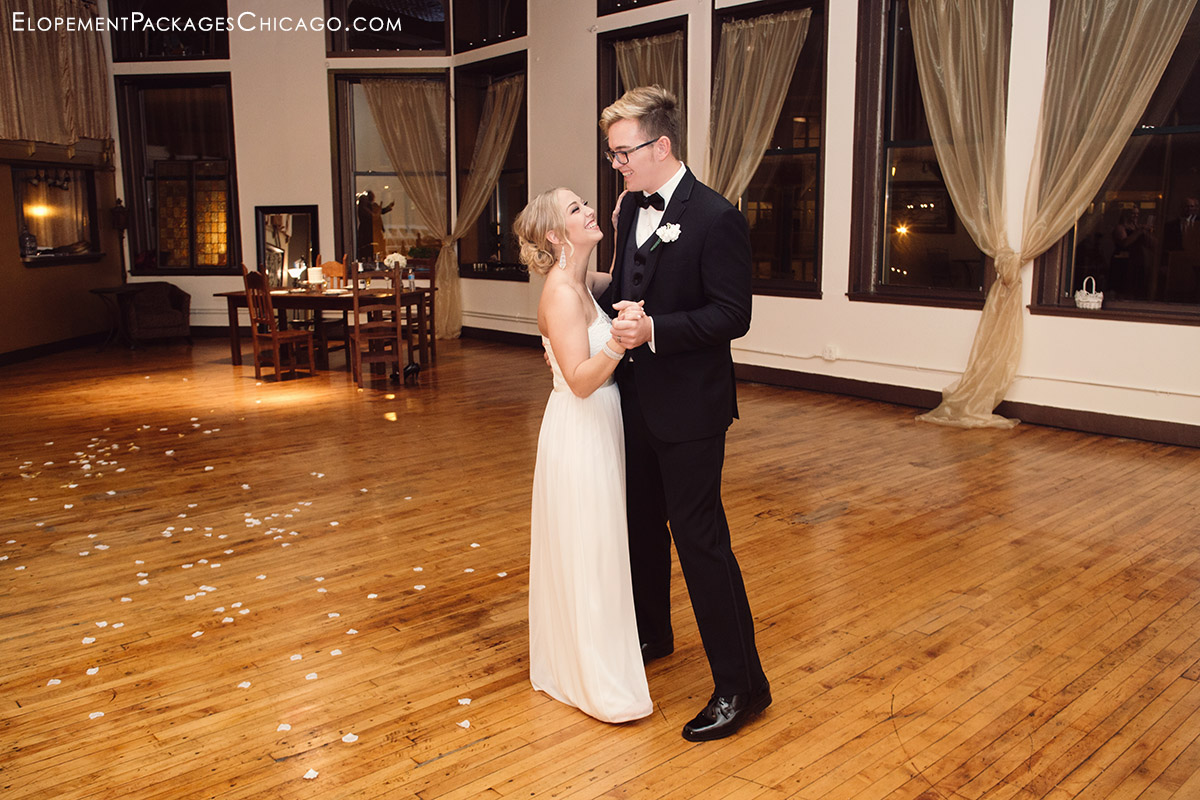 Creativo Loft night time elopement