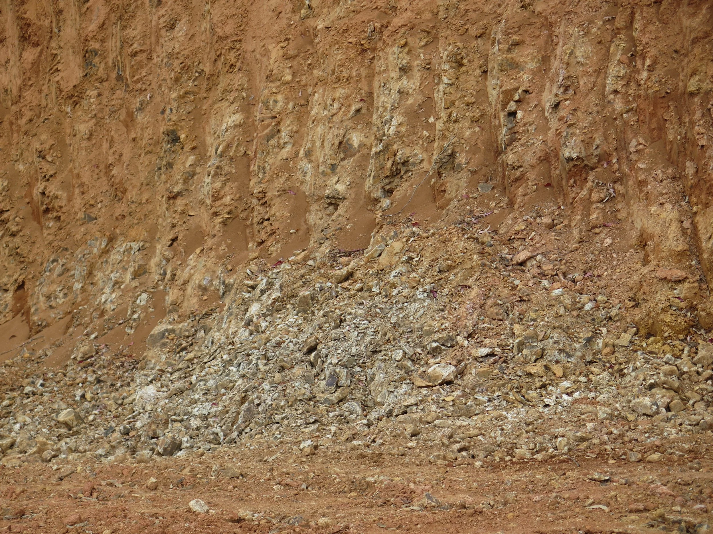 Aluminum Ore Mining in Southeastern Brazil: The Story of an Unjust Transition  