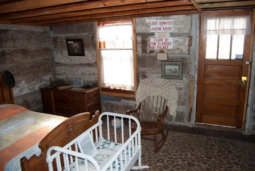 Gluth Kruse Cabin Reedsburg Area Historical Society And Pioneer