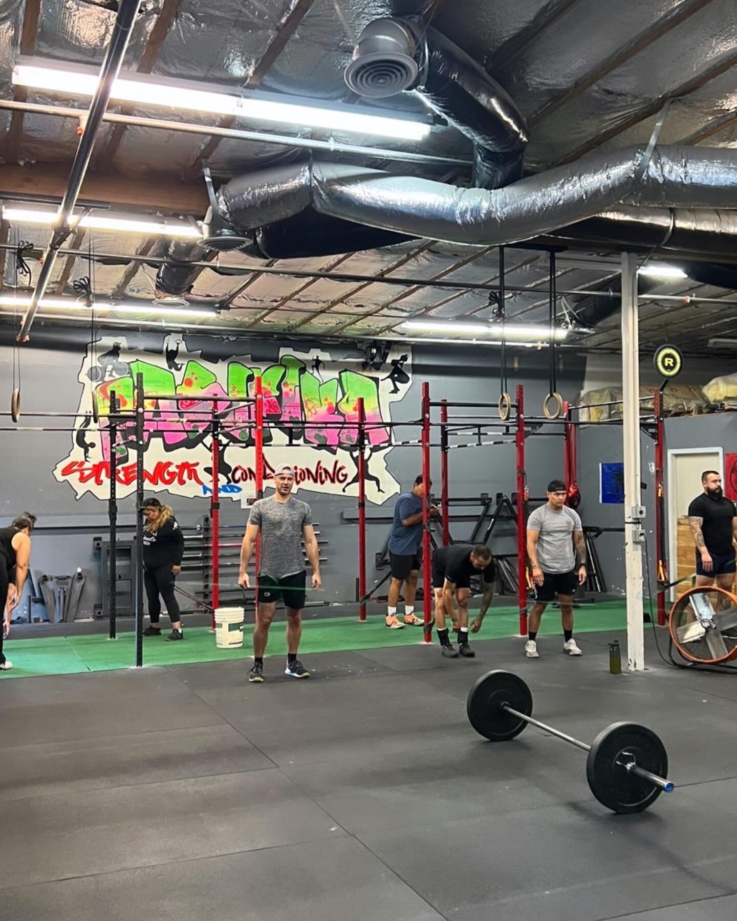 📢 📣📣📢📣📣📣📢📢

Our Competitors Saturday class is back on .
7.30-9.30AM

Come join the fun 🤩 

For all levels &hellip;

#sharktankstrong #cfkaiwai #compclass #strong #fitness #fun #community #crossfit