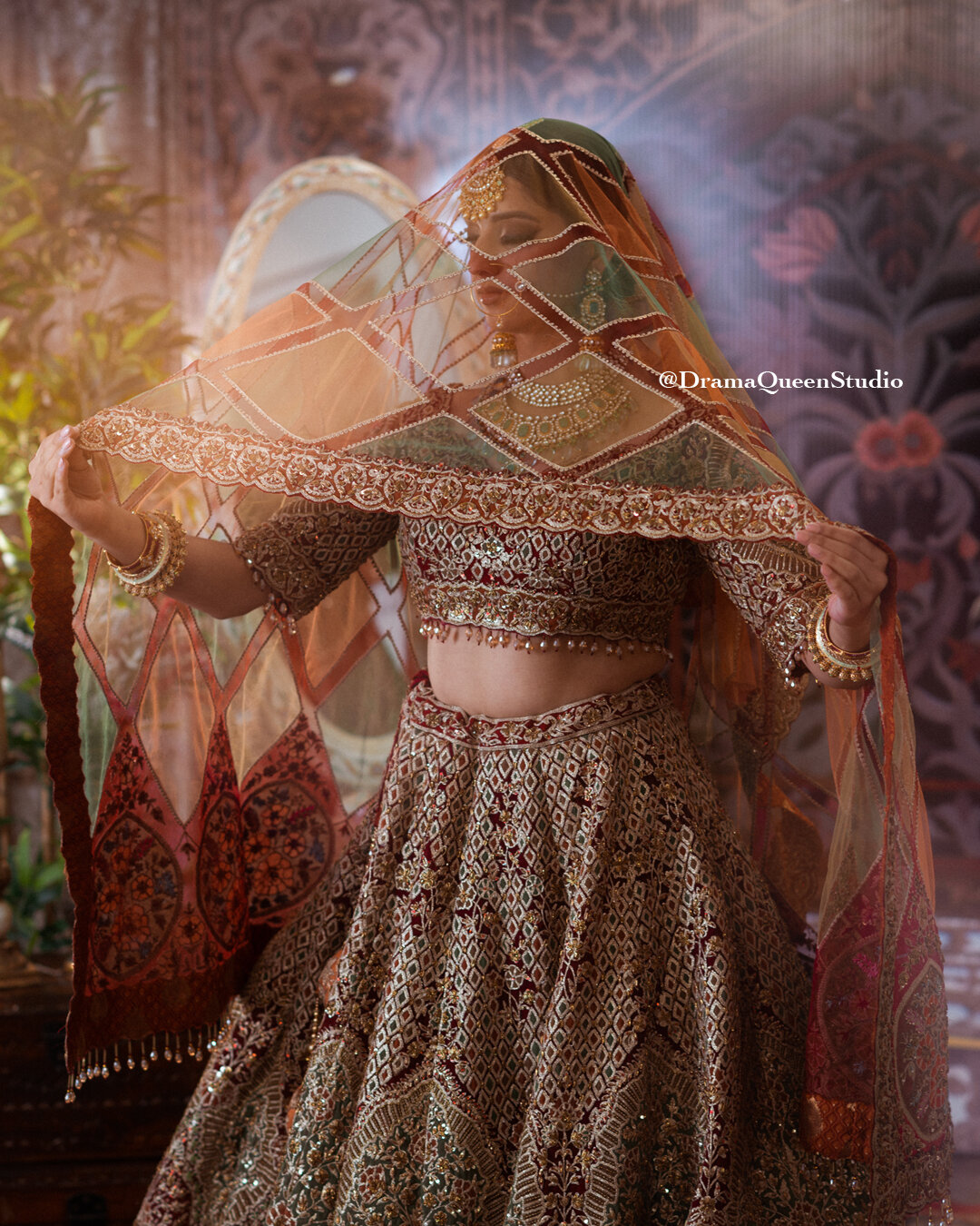 #Queened 👑 
Makeup Gagan @dramaqueenstudio
Hair  Aman @dramaqueenstudio
Hair &amp; Makeup Director @kiranpurewal
Outfit @madeinindia_surrey
Jewellery @parasfashions 
Decor @charmingaffairdecor
Model @garchaharveer 
Photography @balpurewal
Booking br
