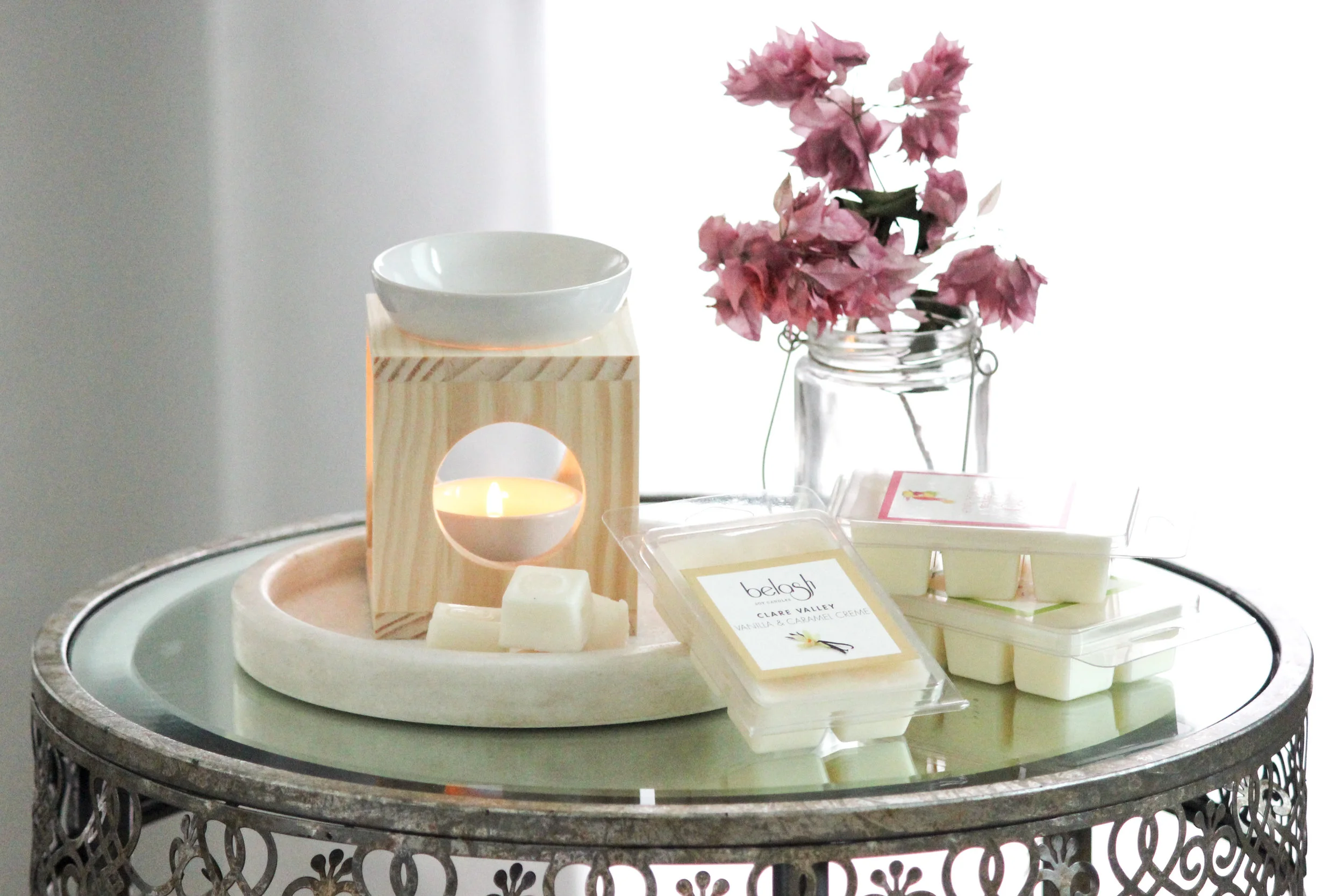 Melts Soy melts . Have you see these little puppies yet? Sustainable (environmental warrior - tick!) soy wax, packed full of our incredible fragrances, set in cute as a button trays. Melts (not chocolate melts , but also - yum) are an easy alternative to to burning oils. Grab your new soy melt - with your favourite Belash fragrance, ally-oop that sucker into an oil burner and get your space smelling like a million bucks.