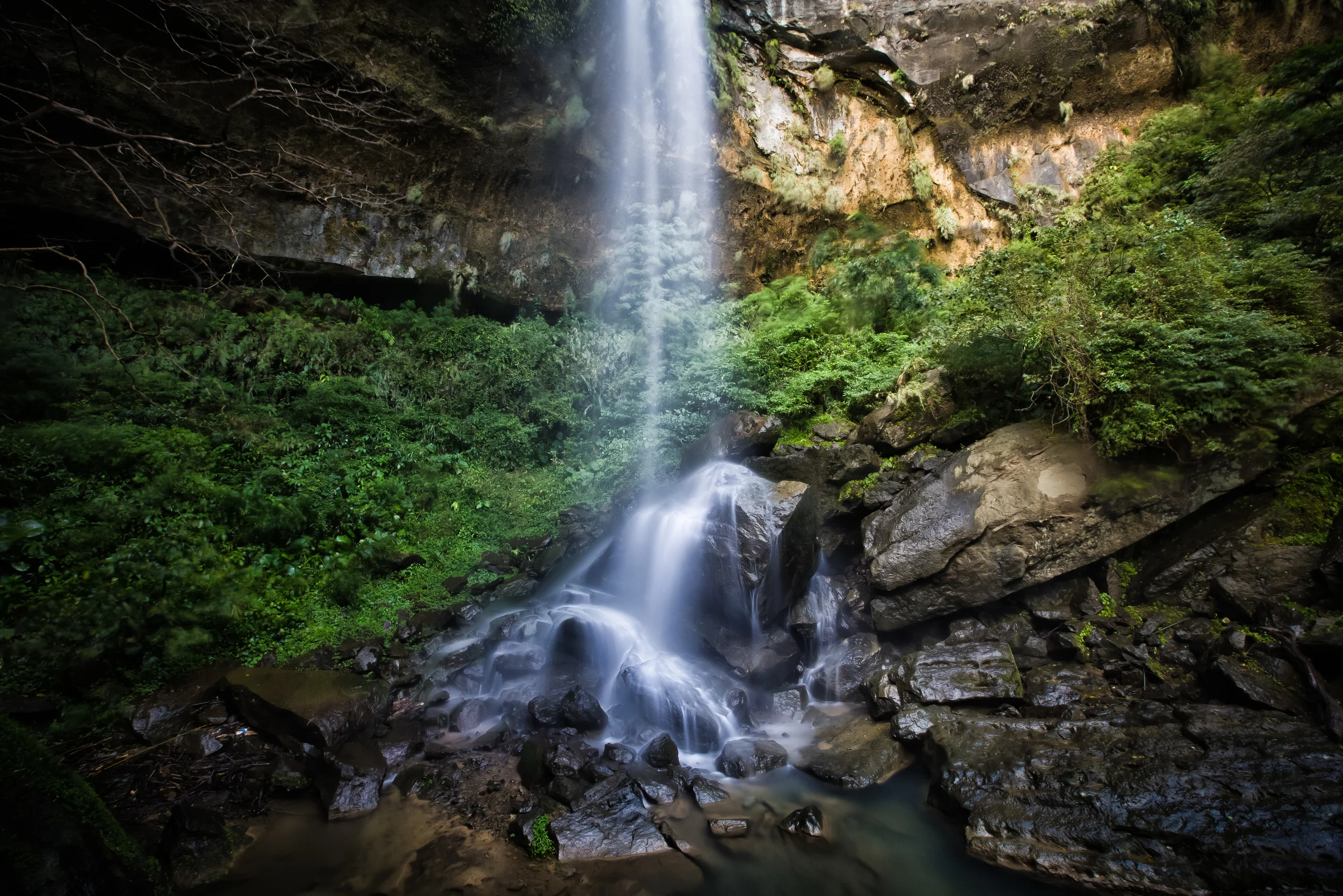 - Motian Waterfall ( 模天瀑布 )