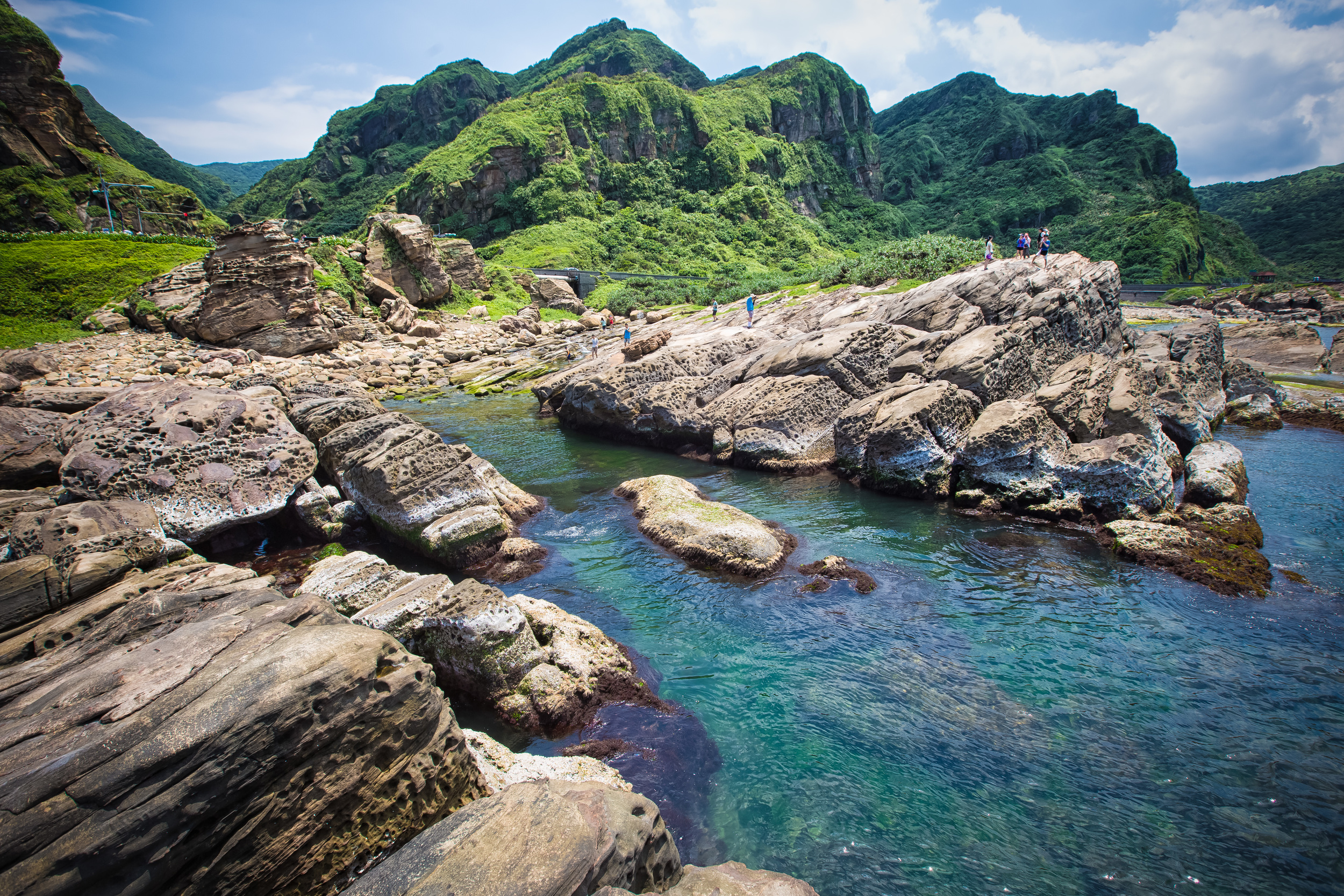 Hanging out at Longdong - Taipei Times