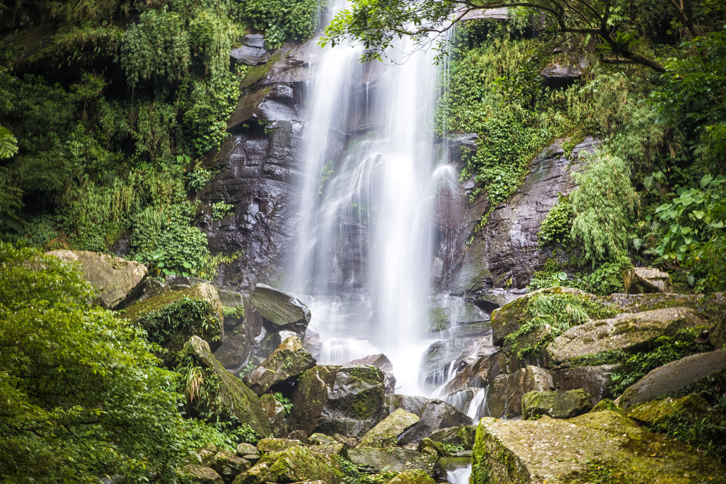 Yuan-Yang Valley Waterfalls (鴛鴦谷) — Josh Ellis Photography Yuan-Yang Valley Waterfalls (鴛鴦谷) — Josh Ellis Photography