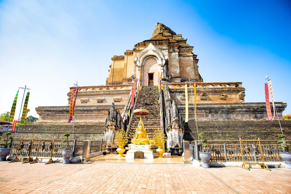 Exploring the Wonders of Wat Chedi Luang: A Guide to the Ruins of Thailand