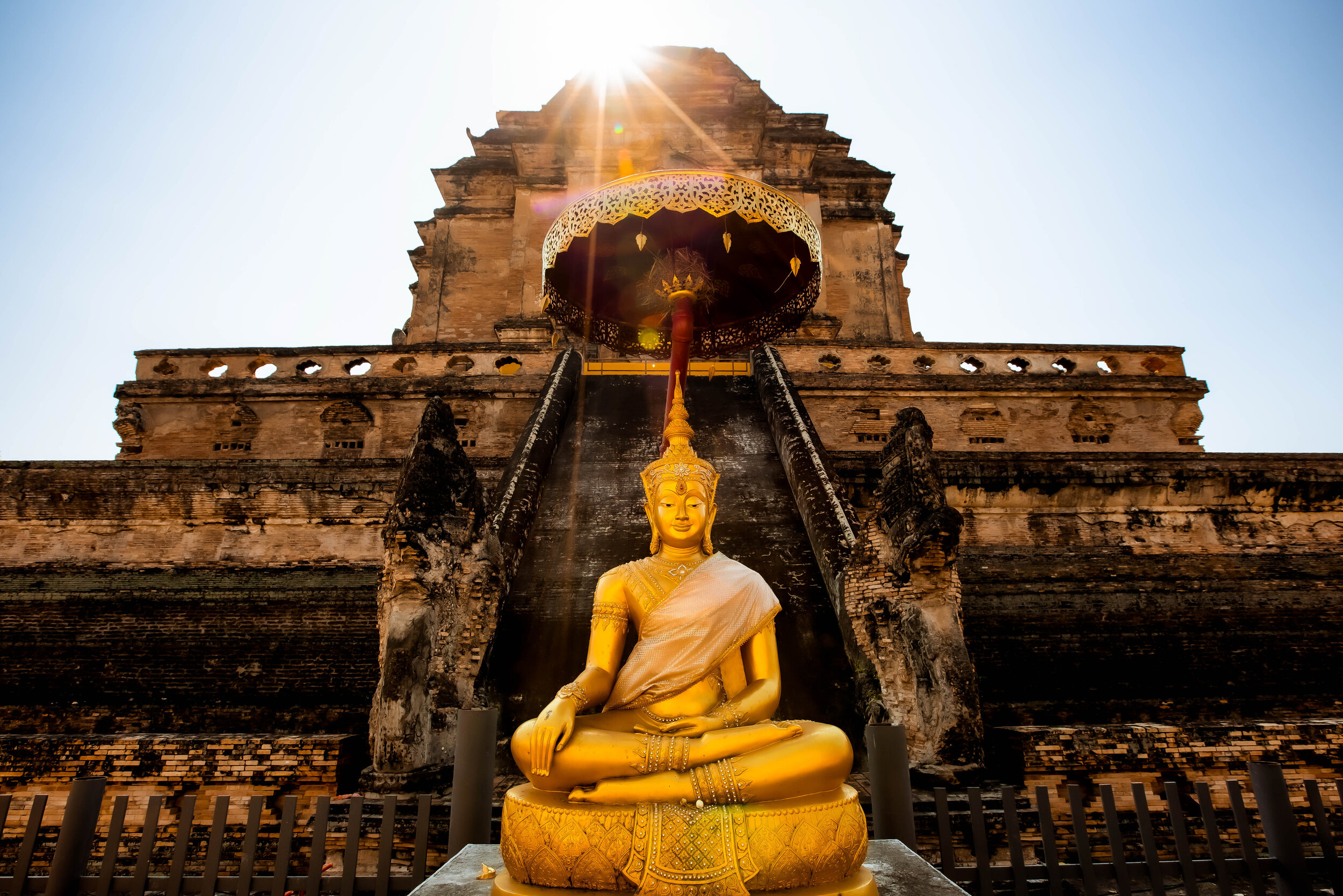 Wat Chedi Luang (วัดเจดีย์หลวงวรวิหาร) — Josh Ellis Photography image