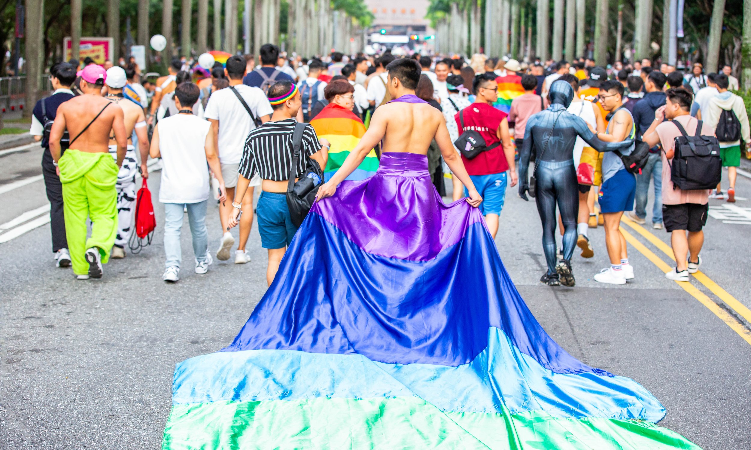 Sun City's LGBT club celebrates Halloween