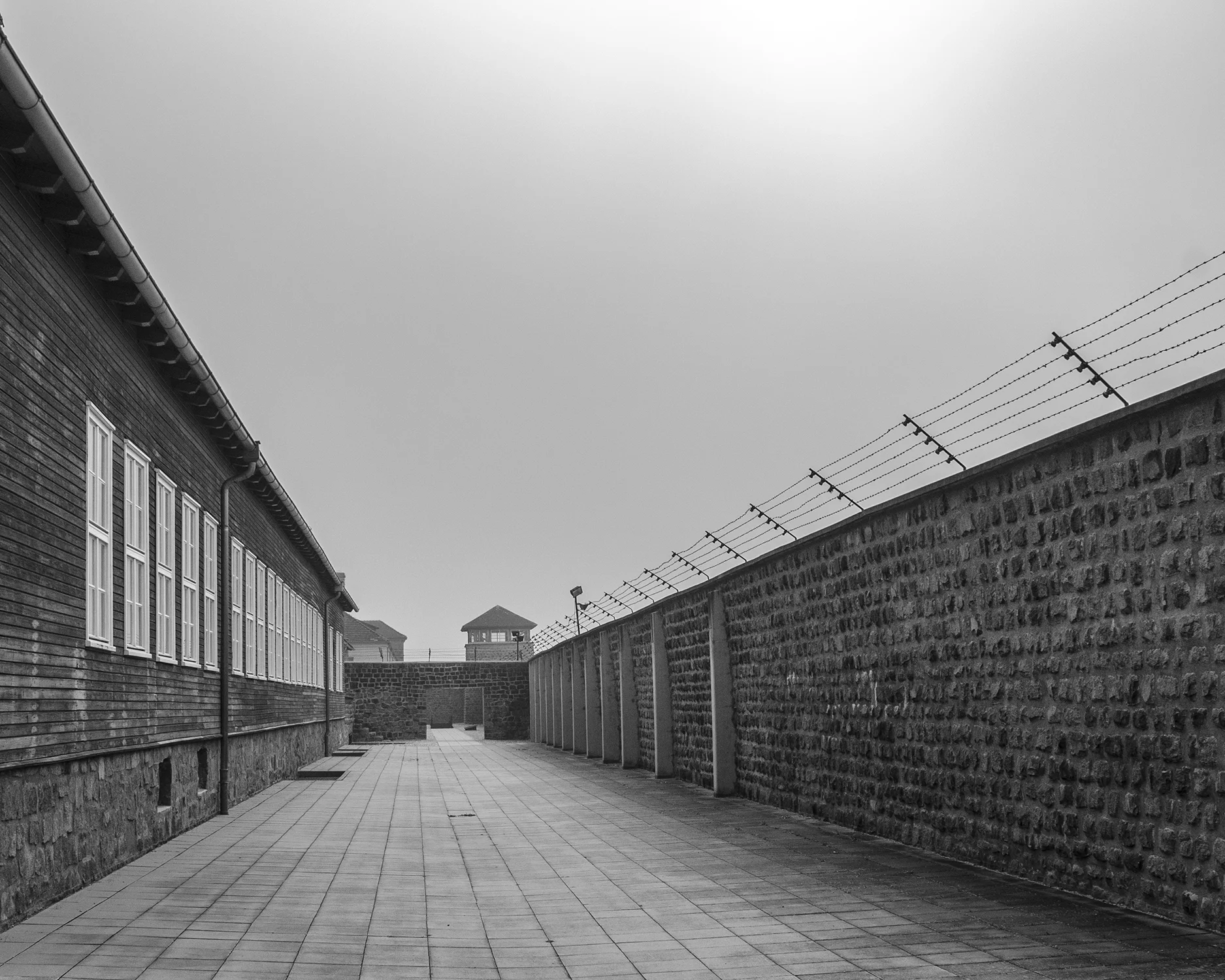 TRA MURA E BARACCHE - KL MAUTHAUSEN-GUSEN