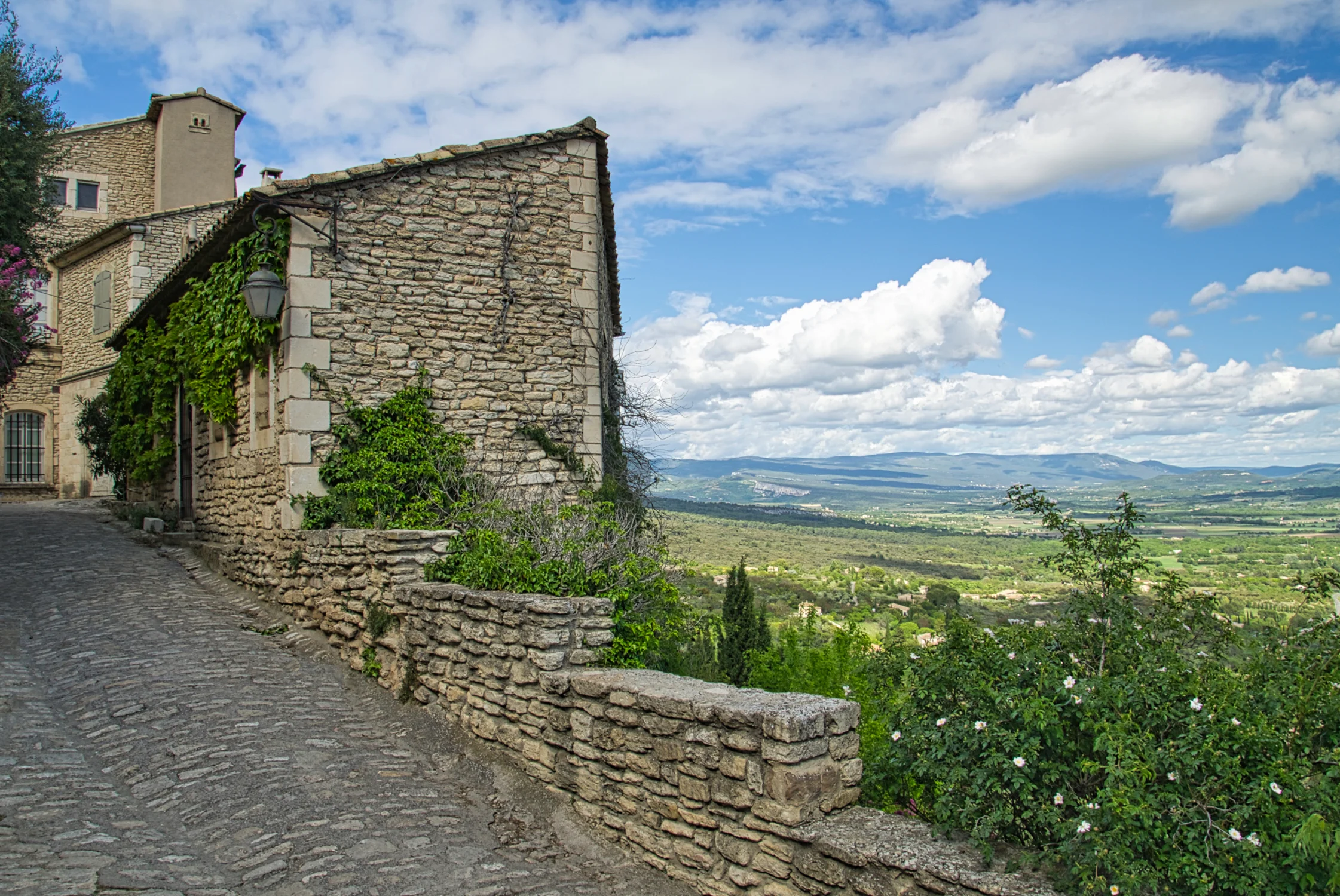 Gordes - Altopiano del Luberon - Provenza - Francia