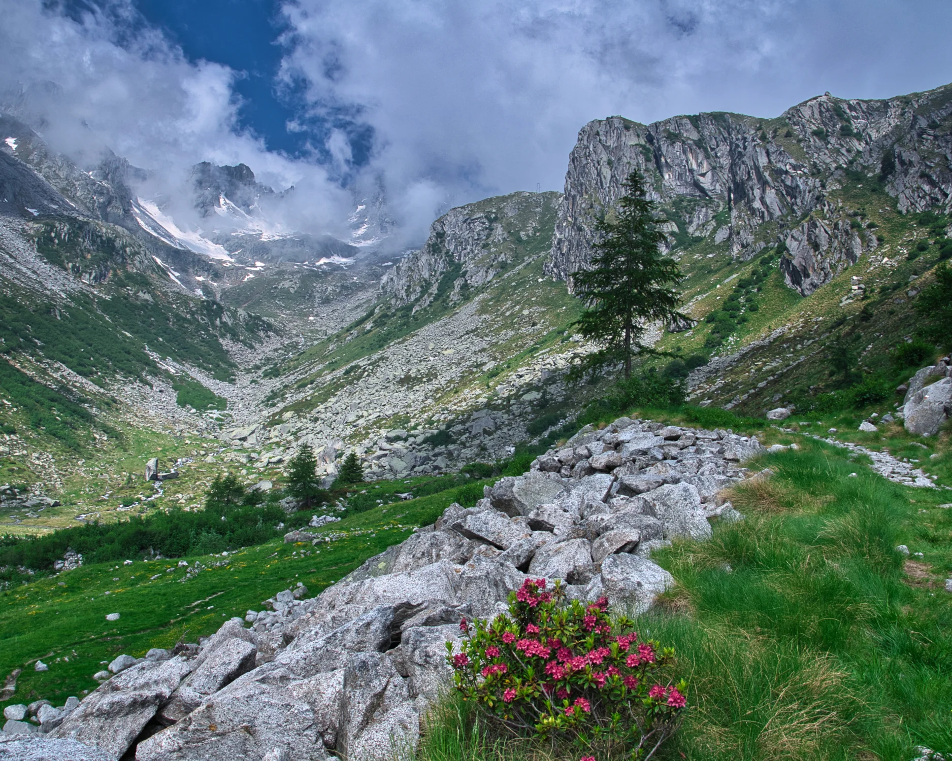 Val d'Amola-Rifugio Segantini - Gruppo Presanella - Trentino Alto Adige
