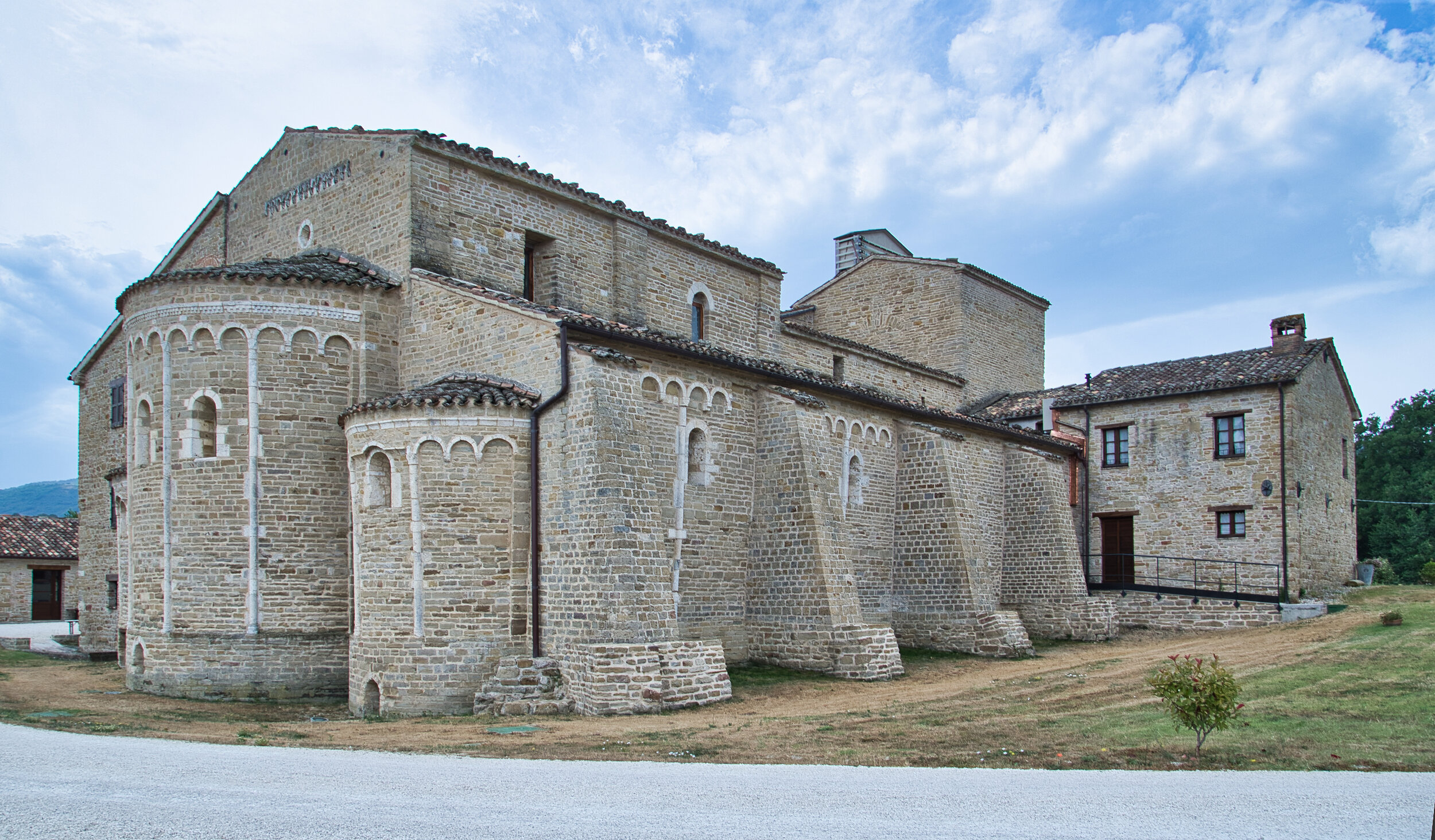Abbazia di S. Urbano - Valle di S. Clemente - Marche