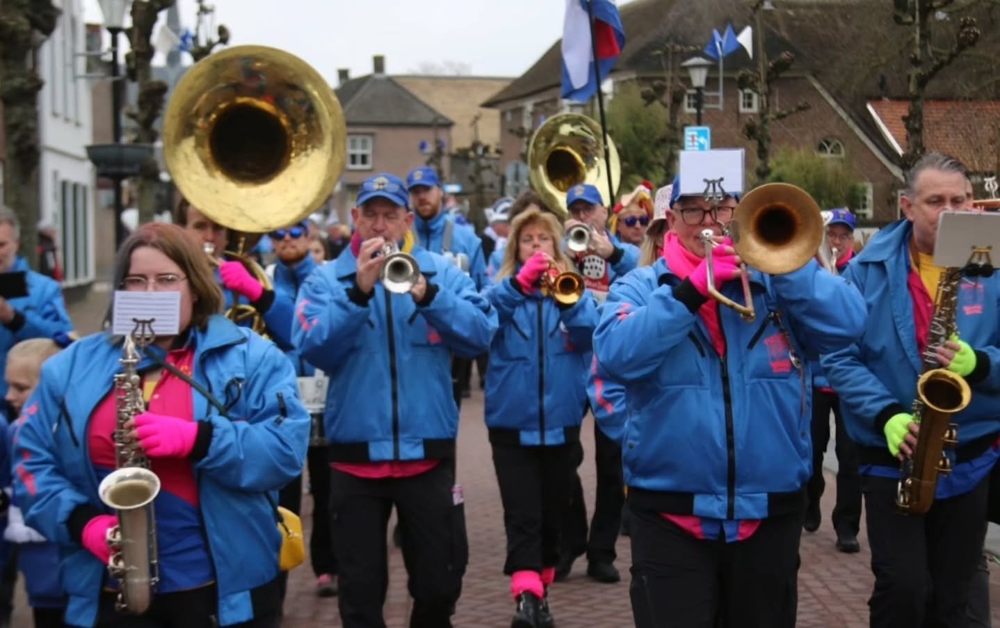 ZATERDAG, Kwartjesreut Druten! 

#kwartjesreut #kwartjesreutdruten #blauwebokken #carnaval #optocht #freestyle #freestyleherriekapel #dweilorkest