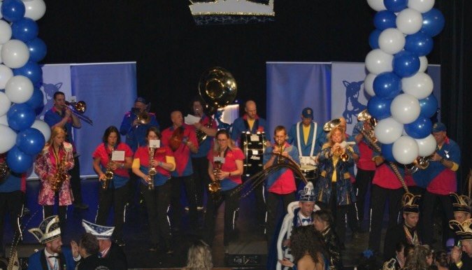 PRONKZITTING! 💙

Gisteravond was de pronkzitting van @cvdeblauwebok . Het was weer een avond vol gezelligheid! 🎺🎷🥁