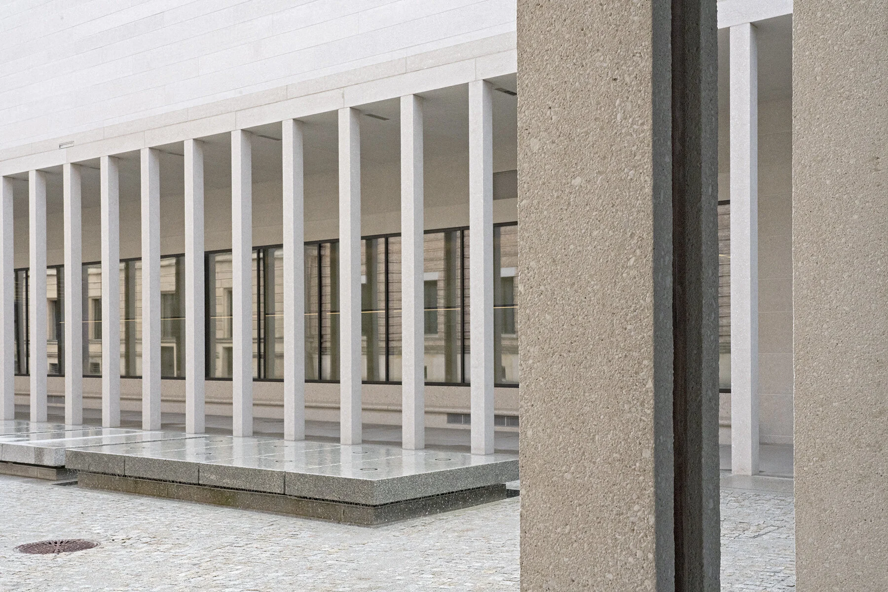 David Chipperfield - James Simon Galerie 082-19