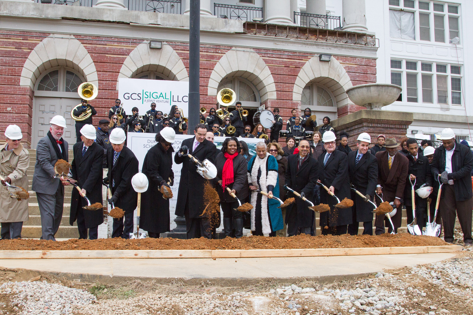 Former Mayor Vincent C. Gray is flanked by interim head of school Desepe de Vargas (left), DC Public Schools Chancellor Kaya Henderson, Ellington co-founder Peggy Cooper-Cafritz, and Ellington board president Charles Barber. Photo by Brian Nielsen.