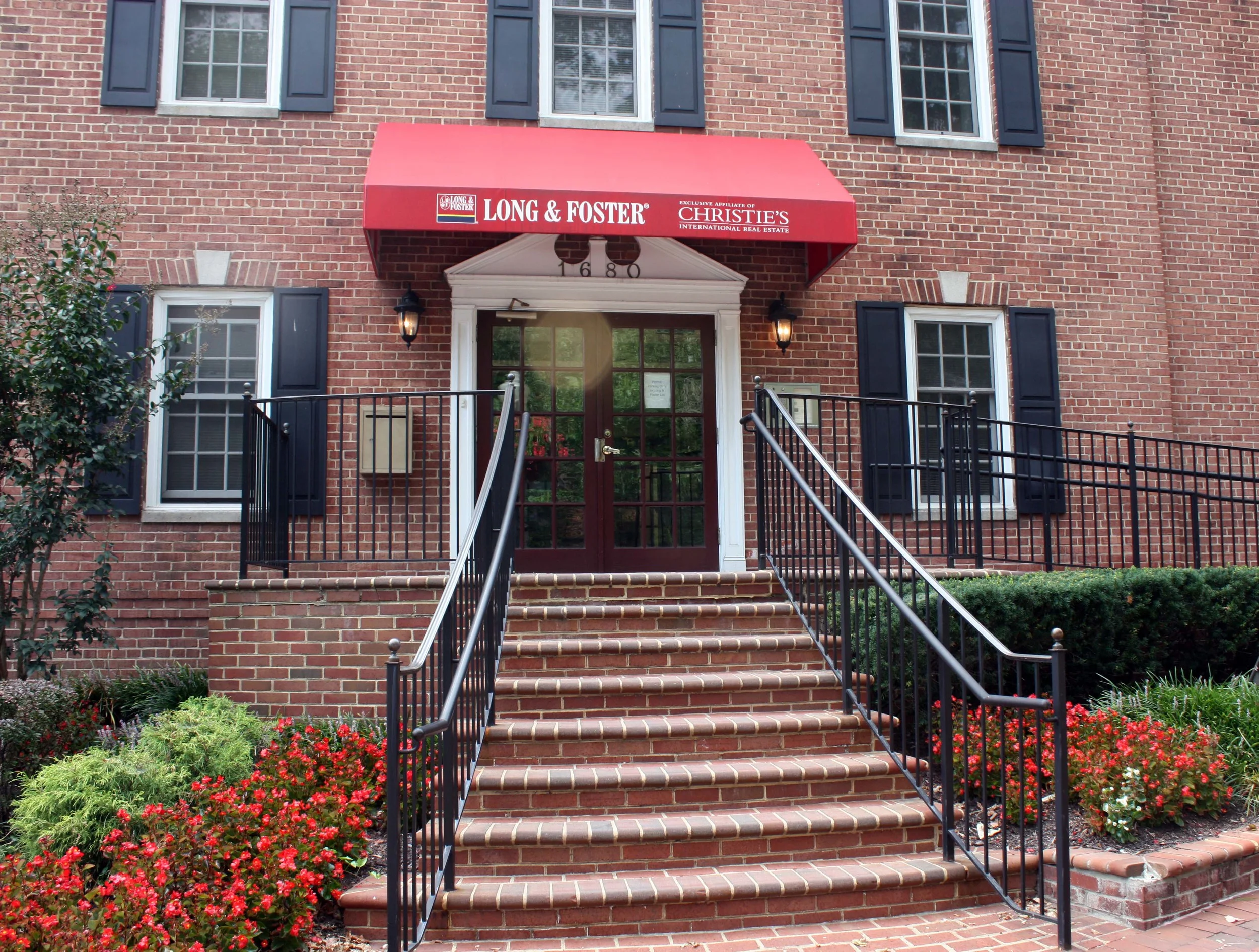 Georgetown Village on the Move