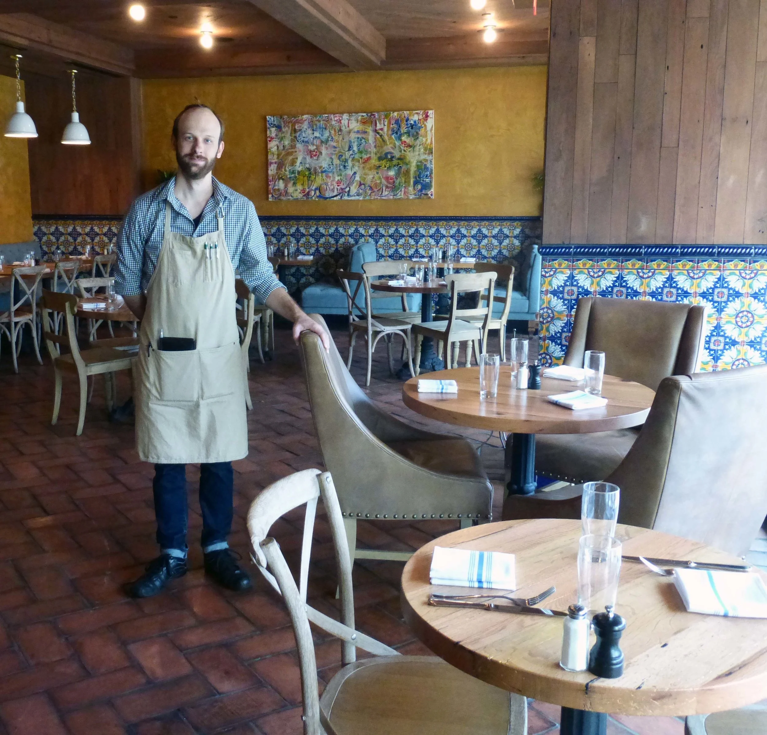 2016.12-casolare-waiter.jpg