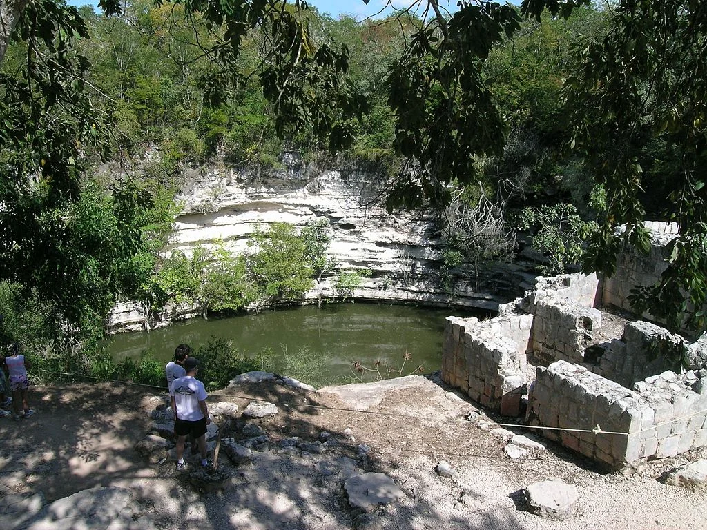 The Sacred Cenote at Chichén Itzá. Photo by Salhedine .