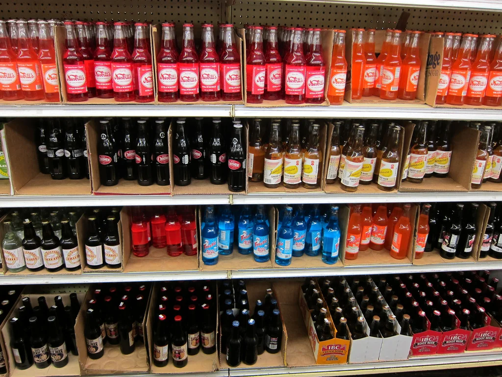 Galco’s Soda Pop Stop (ojo, link con sonido automático) es una tienda en Los Angeles dedicada exclusivamente a la venta de gaseosas, ofreciendo más de 450 tipos, marcas y sabores distintos. Acá hay más fotos del lugar. (vía)
