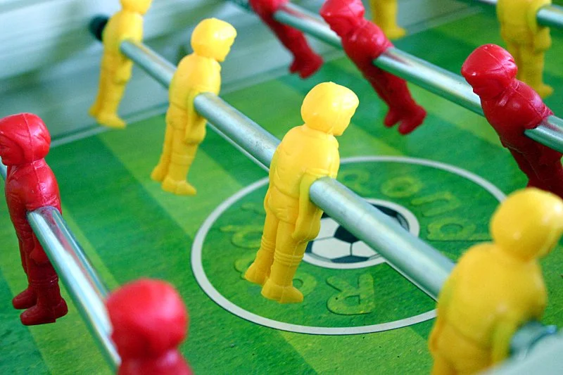 Línea de cuatro sietes al medio