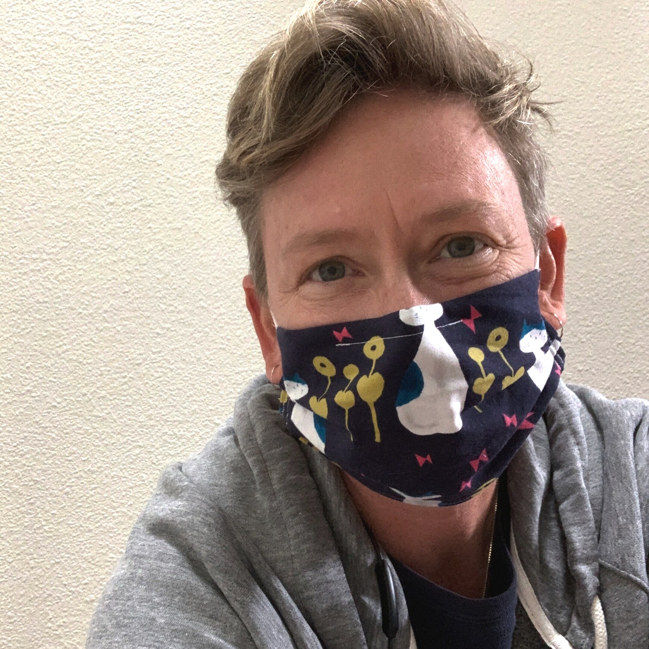 hand made fabric material face mask step 15.jpg