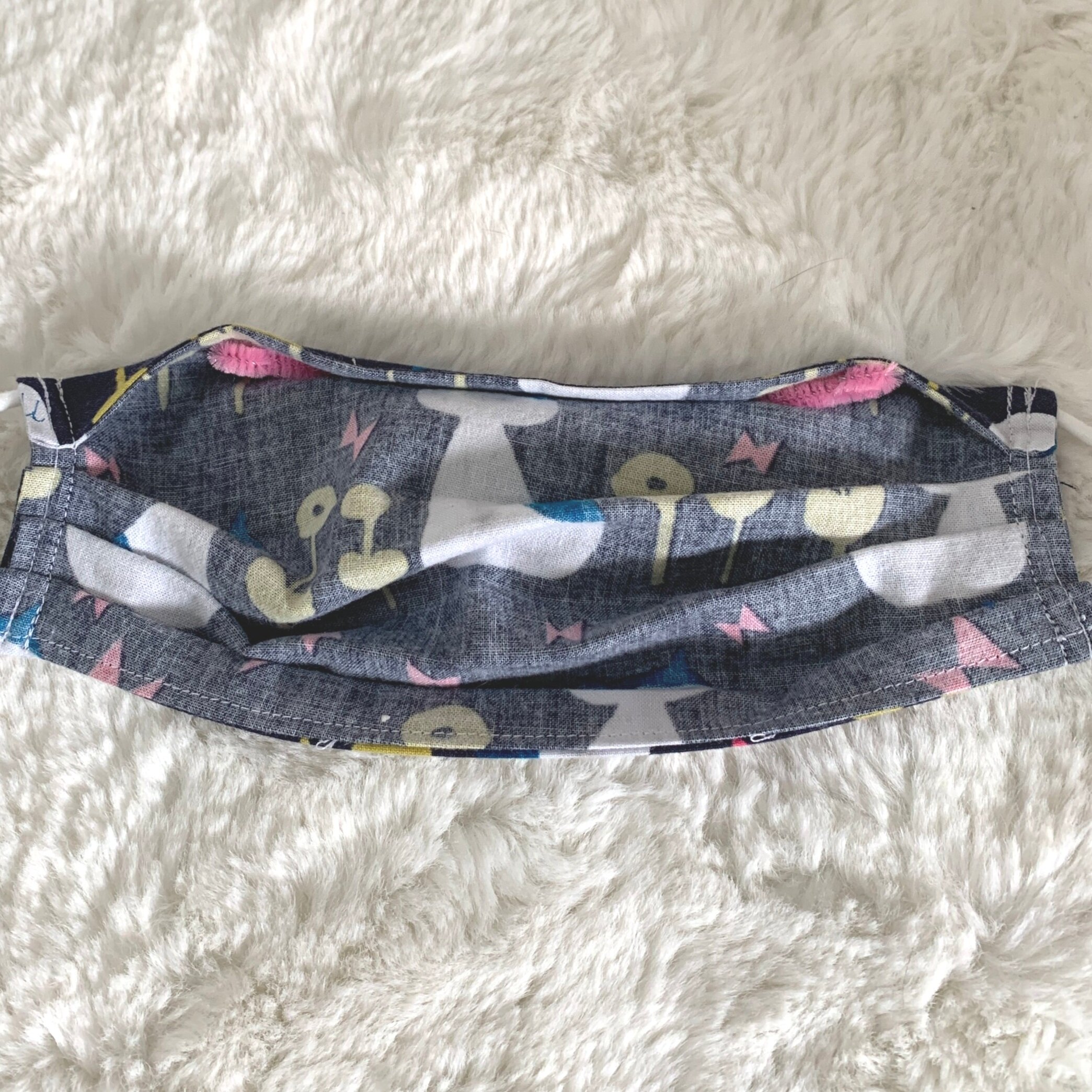hand made fabric material face mask step 14.jpg