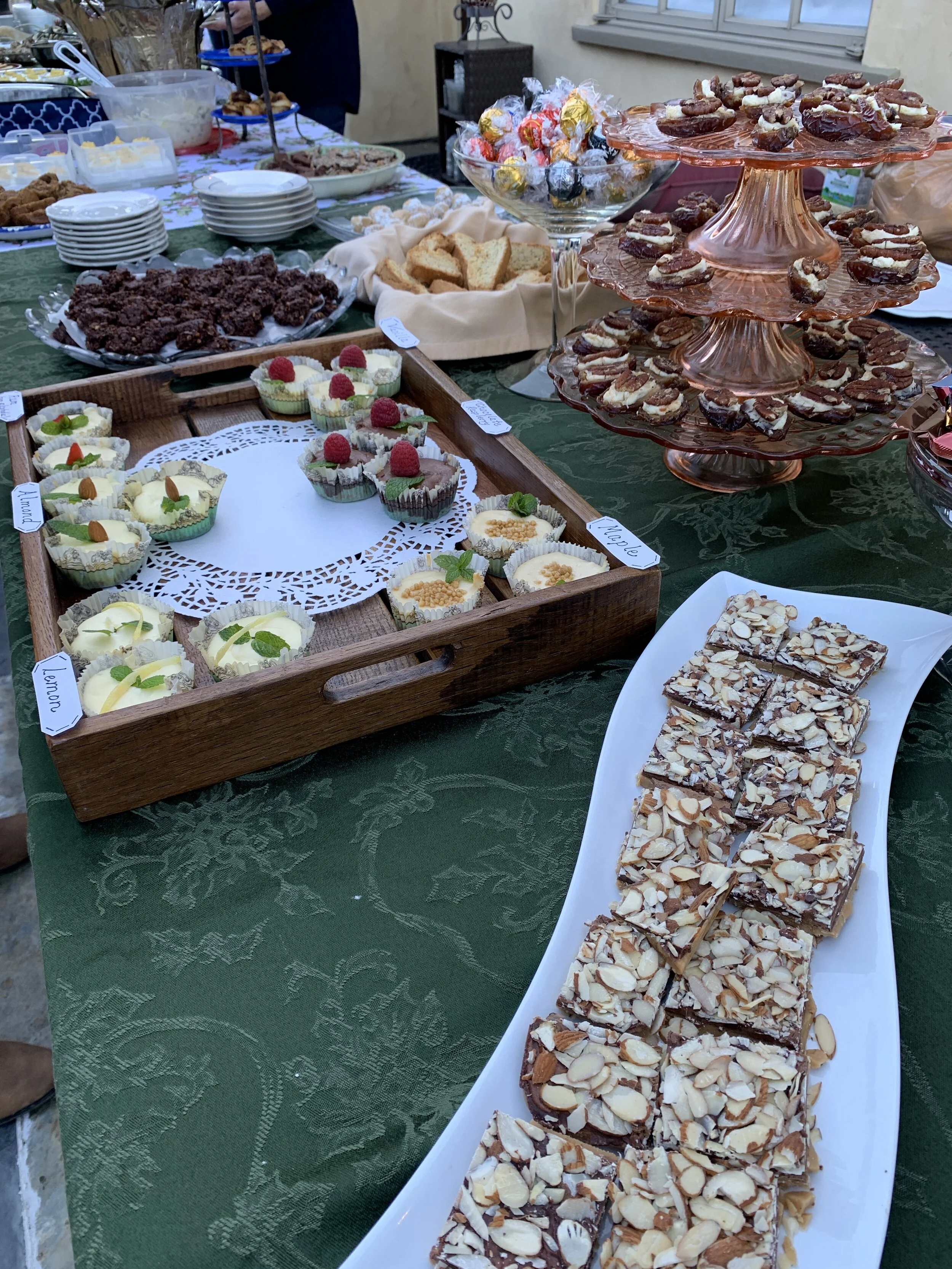 Lisa Latham Dessert Table 1:20.JPG