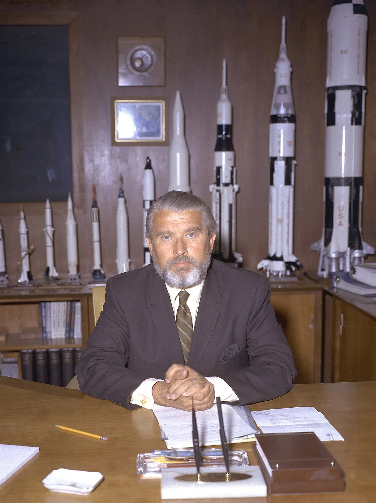 Von Braun at his desk