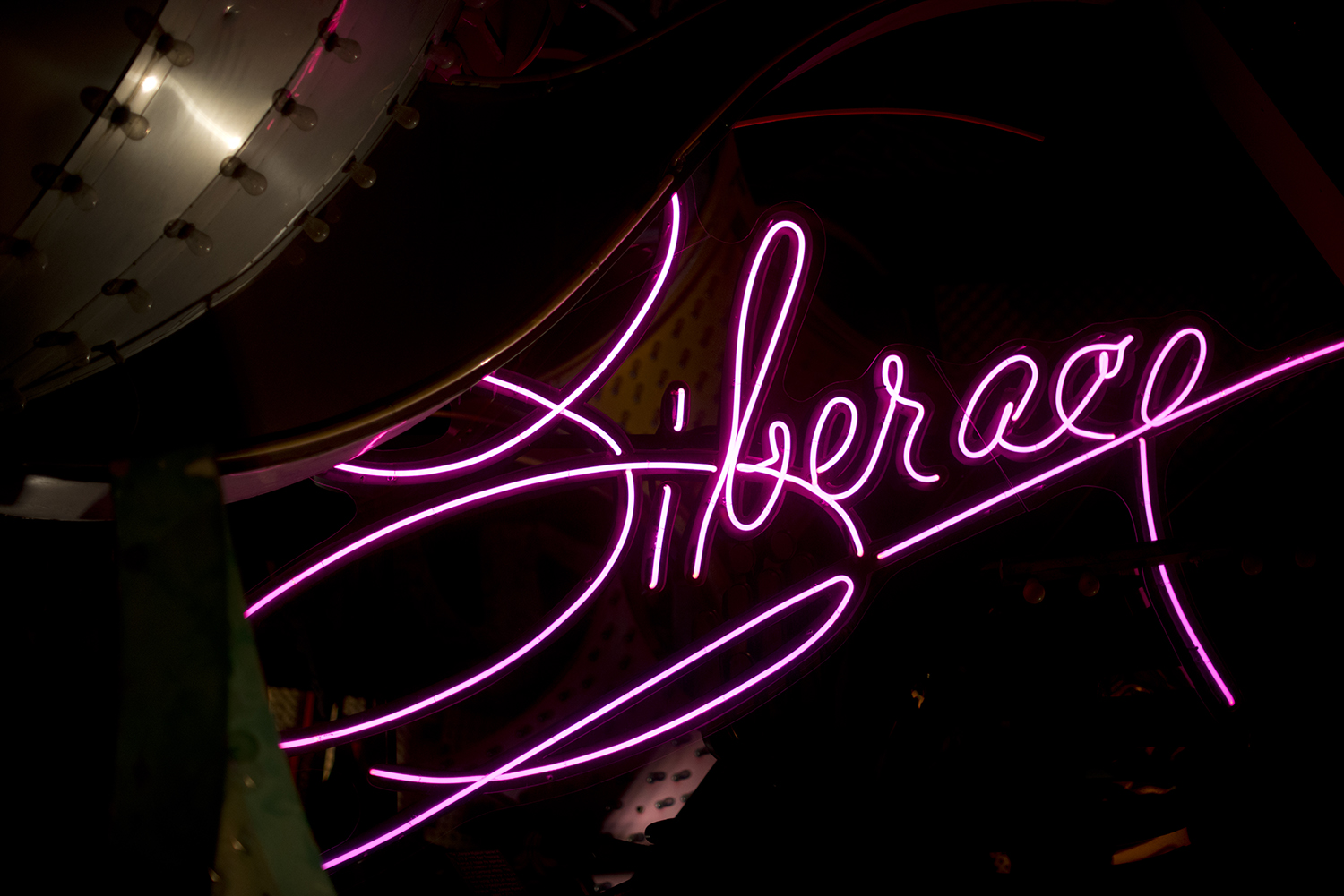 Neon009.jpg