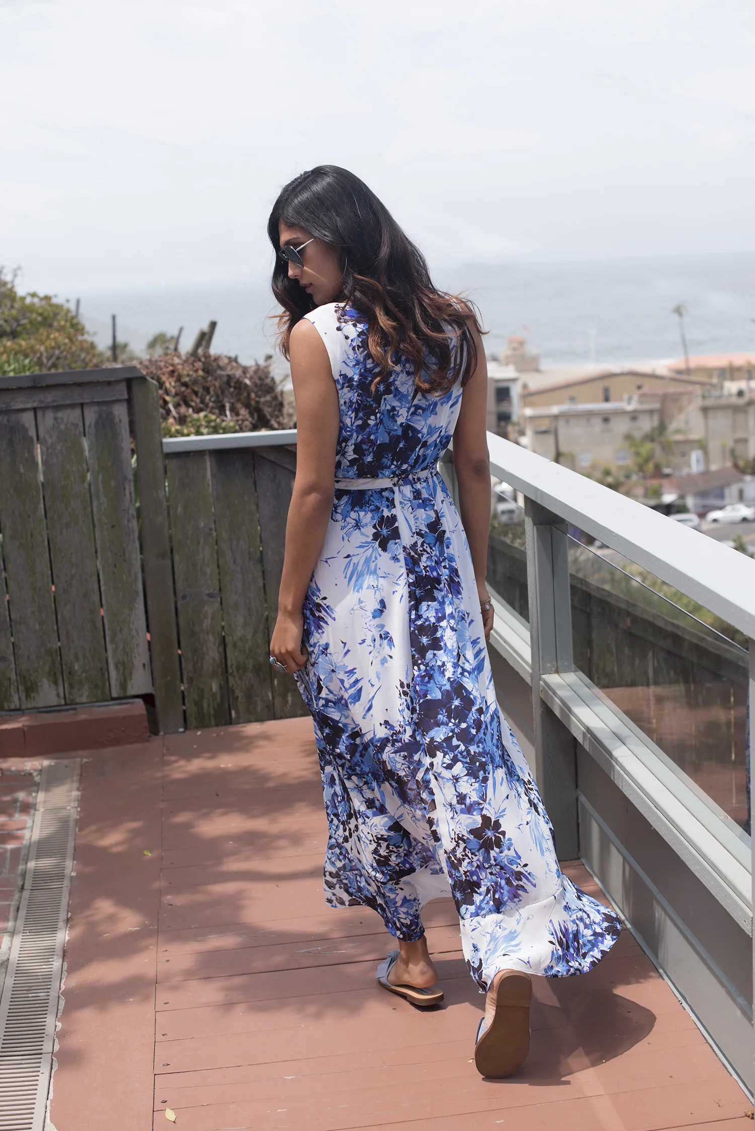 Sundress - PleasePSOutWireInBackground017.jpg