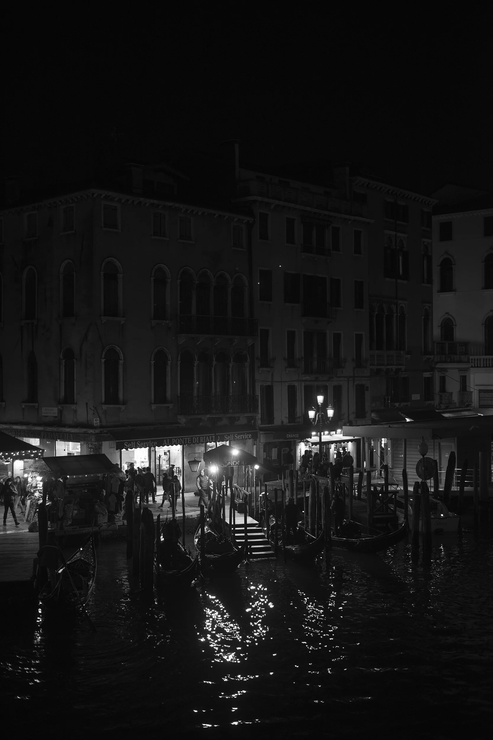 VeniceatNight009.jpg