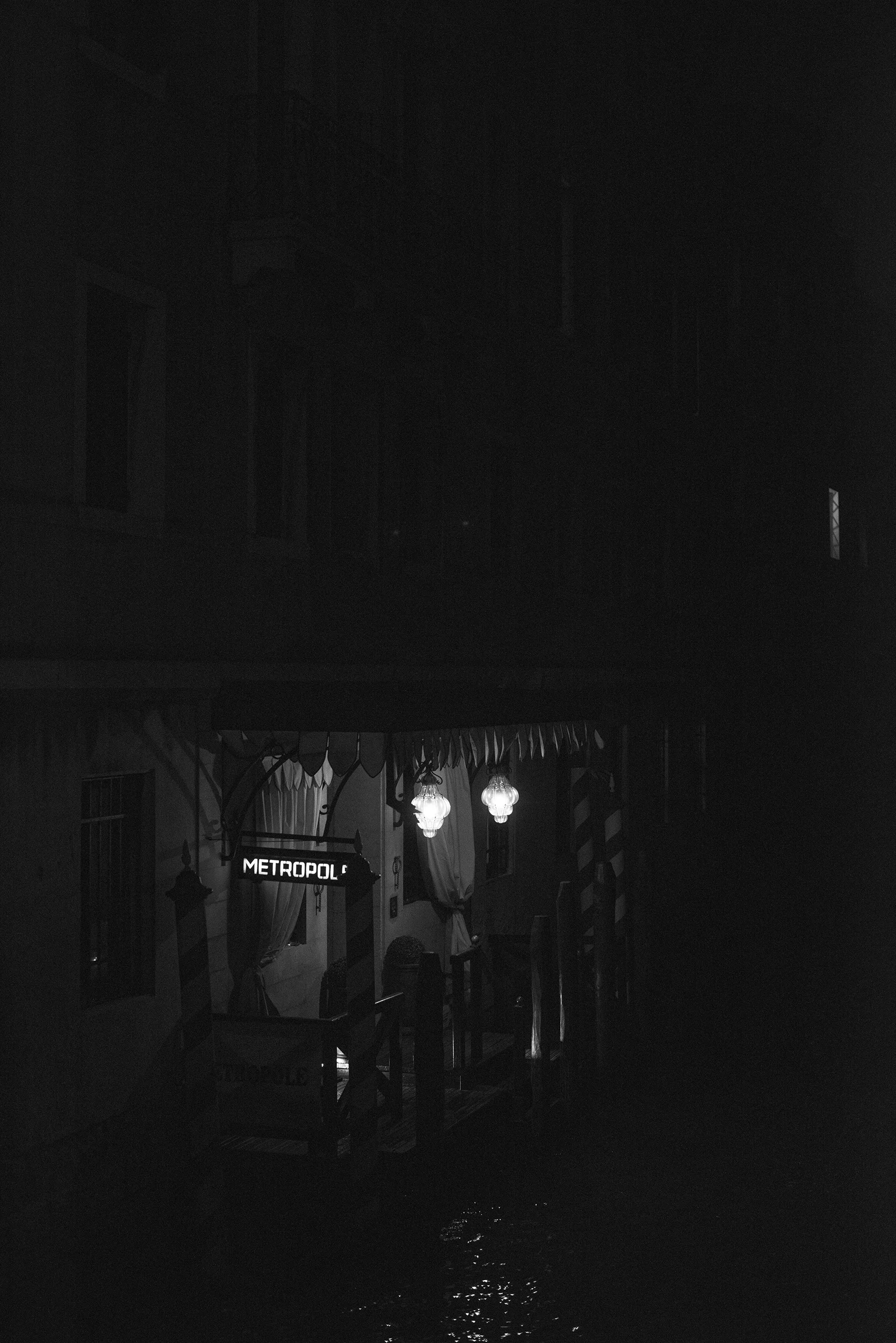 VeniceatNight016.jpg