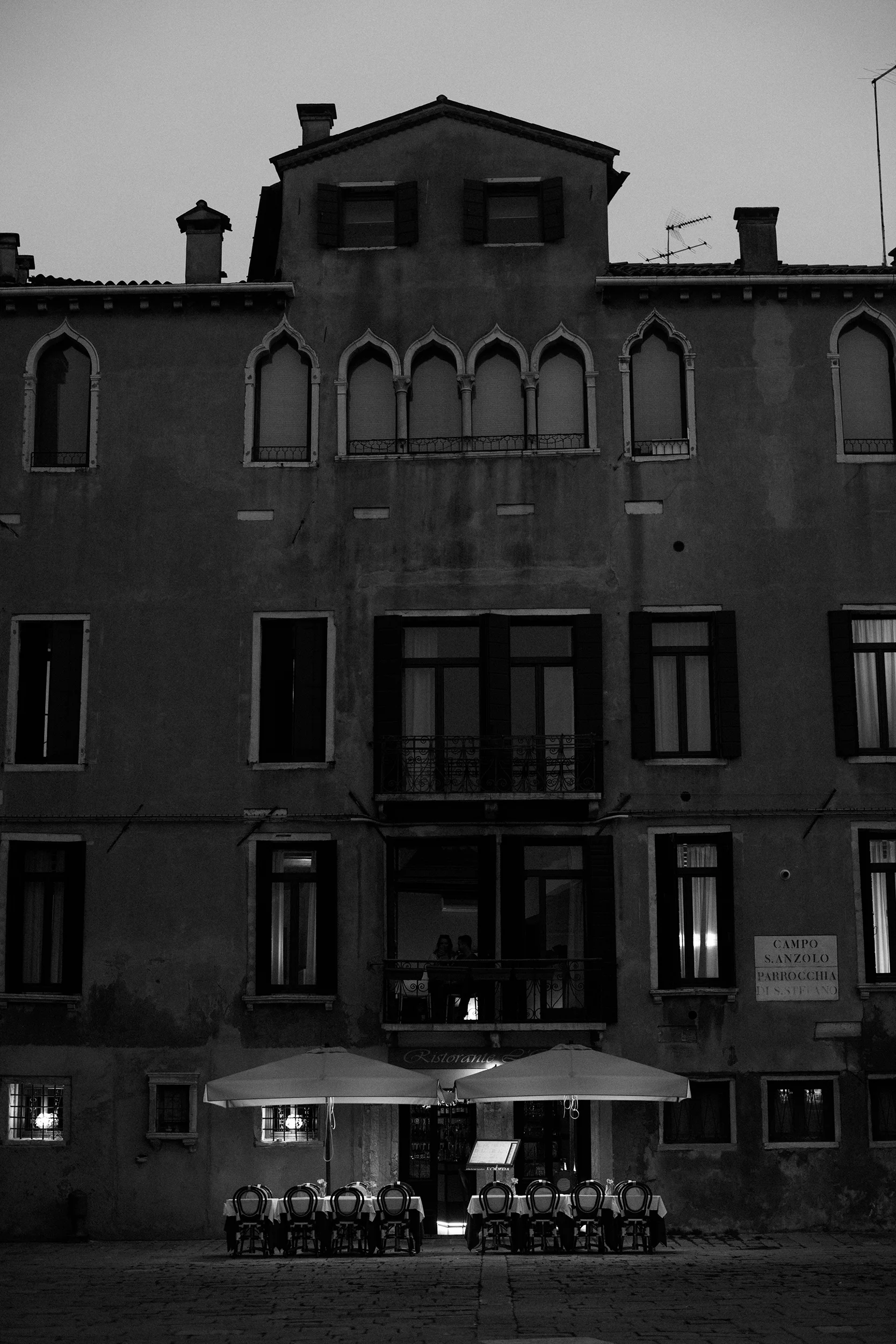 VeniceatNight017.jpg