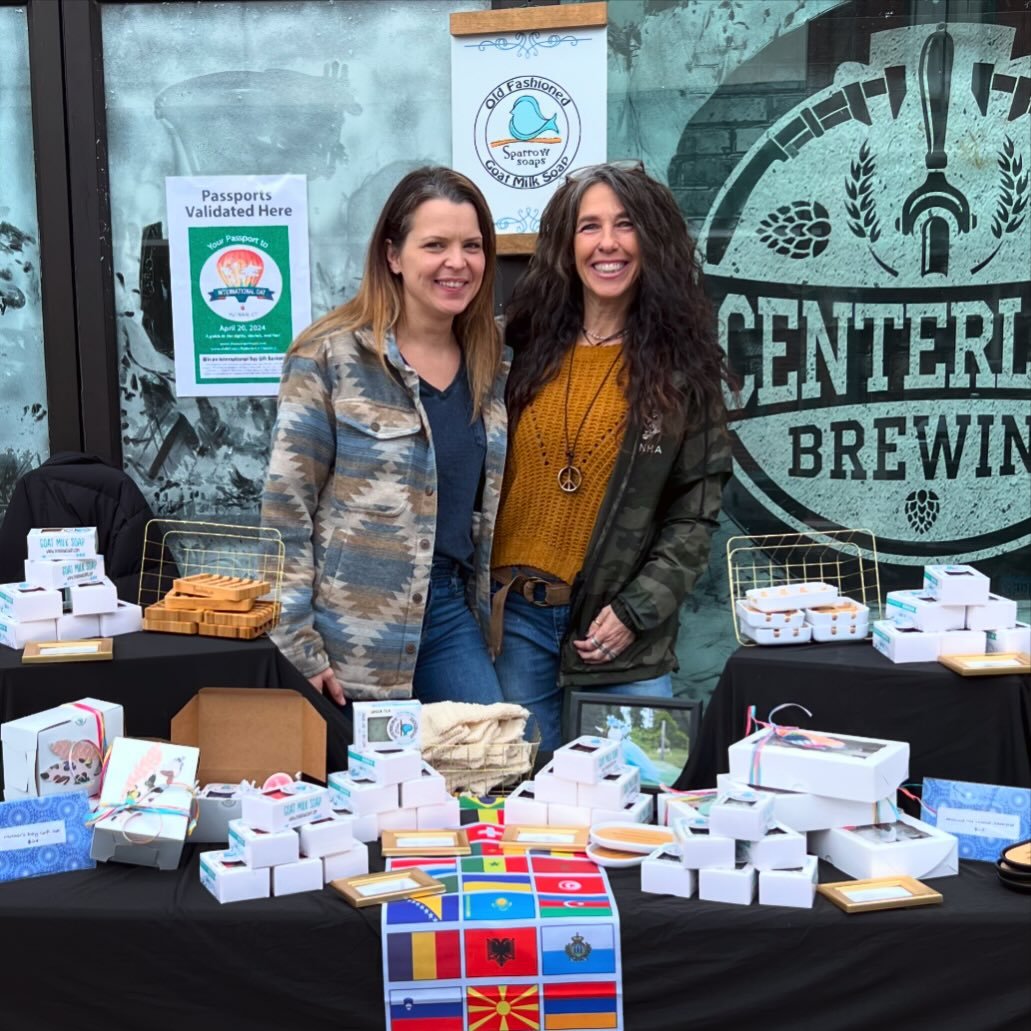 🎬 plot twist 

we thought International Day in downtown Putnam was 11-2 
#fakenews 

we&rsquo;re here til 4:30 

all of the soaps we have at this event are buy 5 get 1 free

we also have exclusive samplers and Mother&rsquo;s Day gift sets 

come see