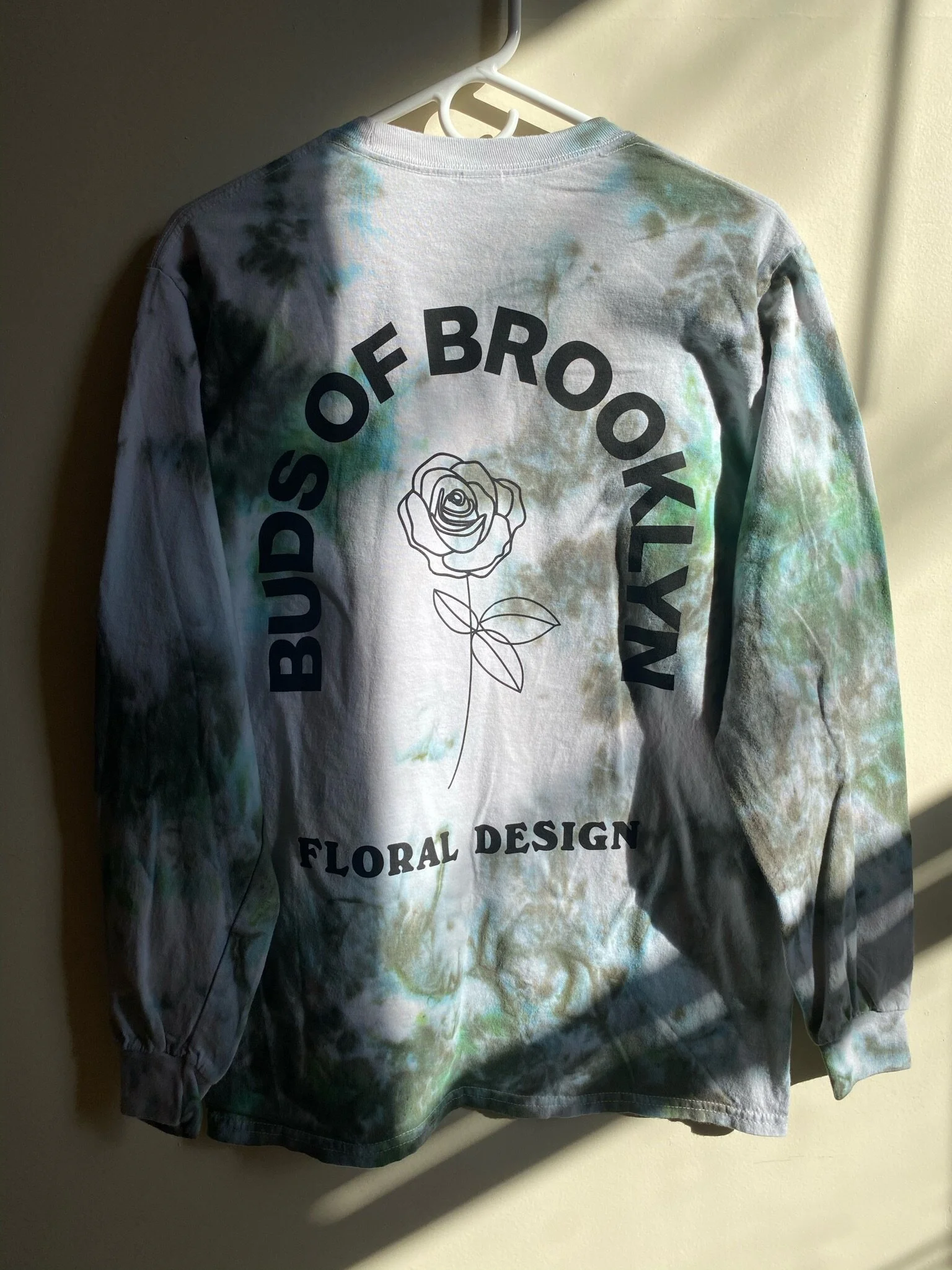 shop flowers & merch