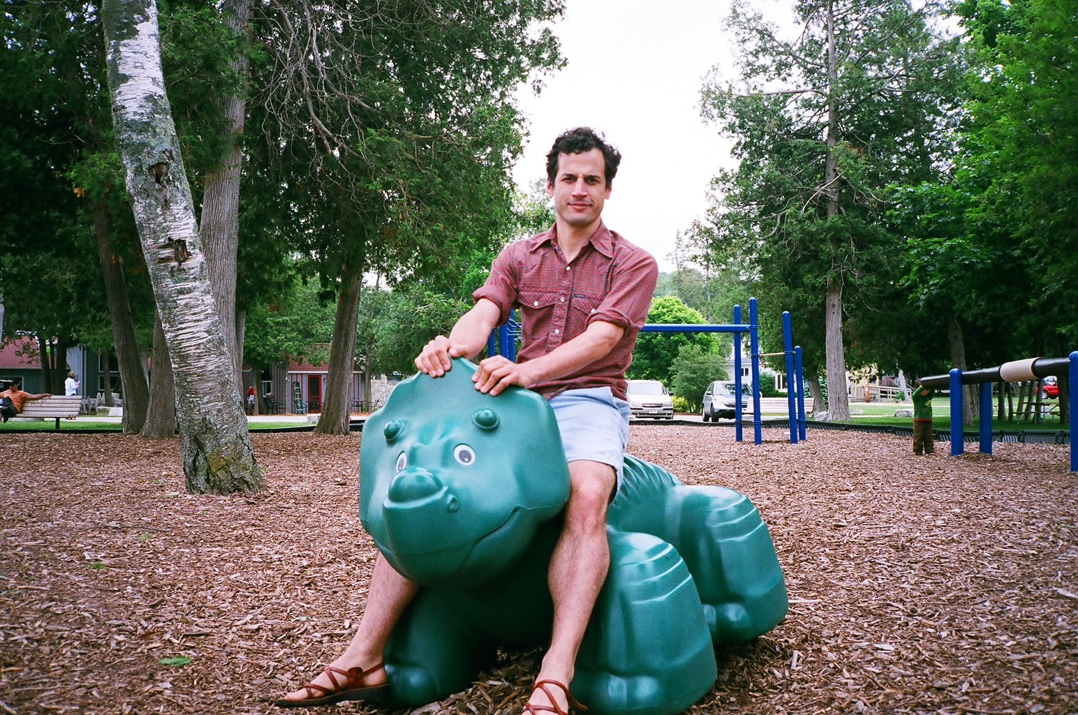 peter_dino.jpg