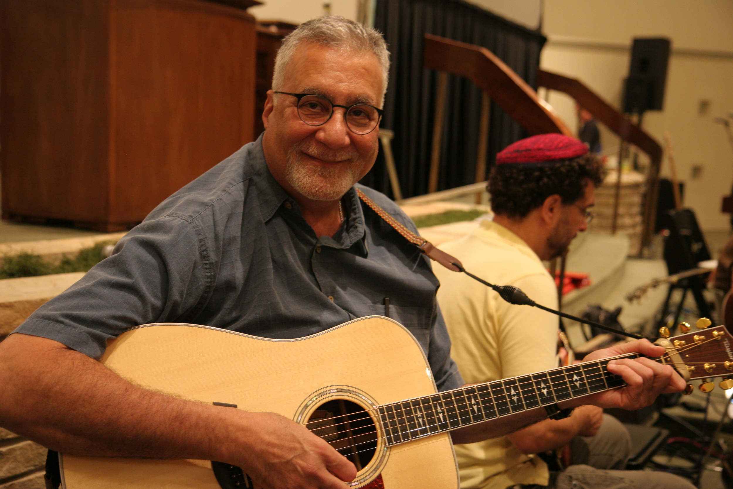Dr. Leor Roubein makes his debut at "Rise Up Singing | 2015."