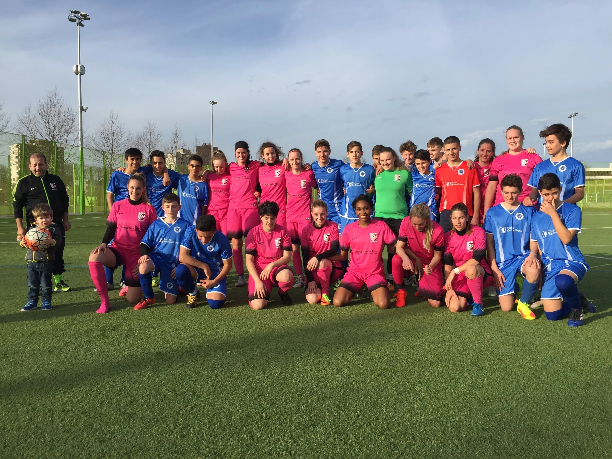 Testspiel der Frauen 1 gegen die C Junioren des FC Horgen